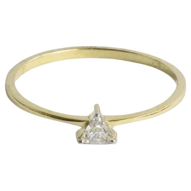 Triangle Diamonde Rounded 1.00 Carat Triangle Shape Diamond and Gold 18k Solitaire Ring For Sale ...