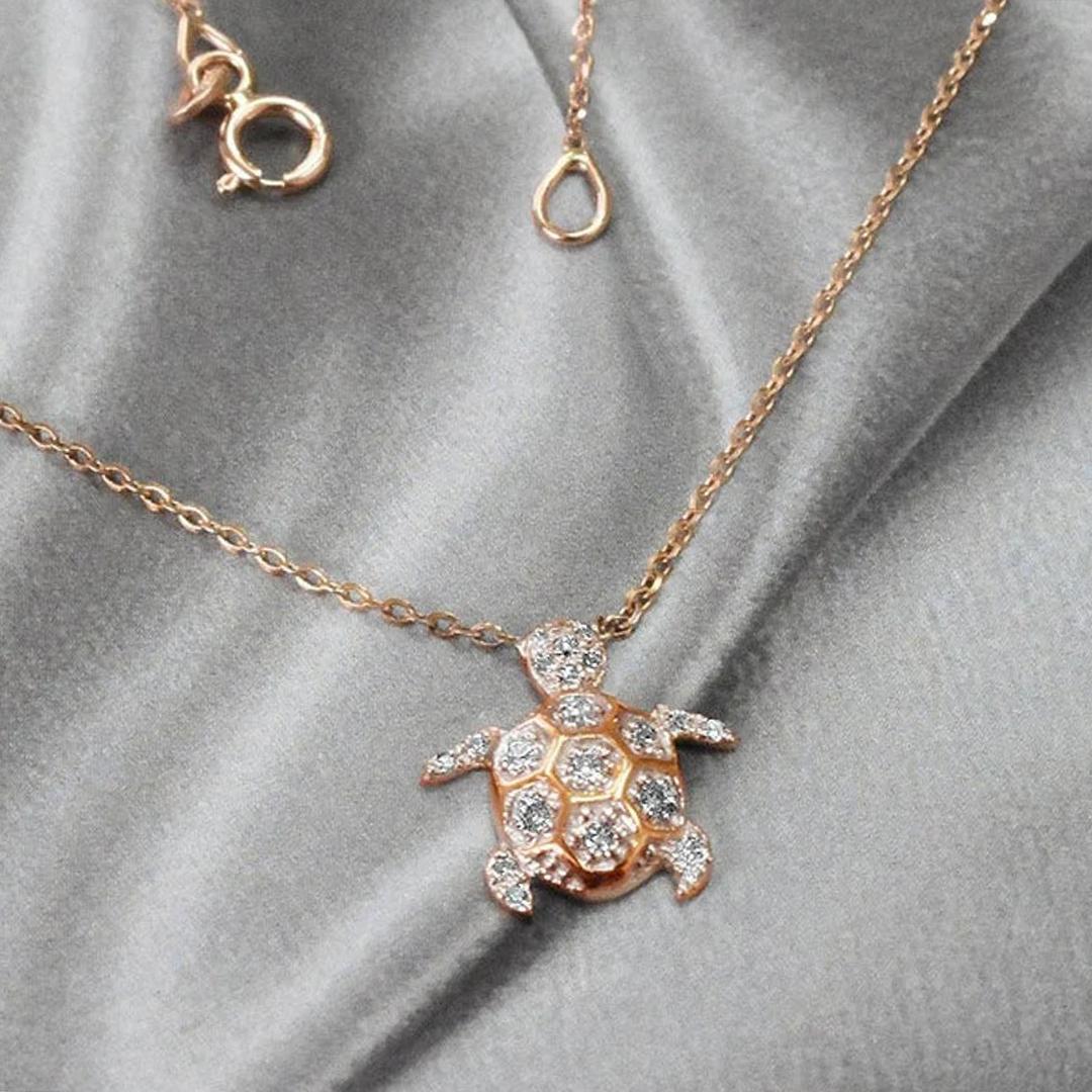 Round Cut 18k Gold Diamond Turtle Charm Necklace Diamond Tortoise Pendant Necklace For Sale