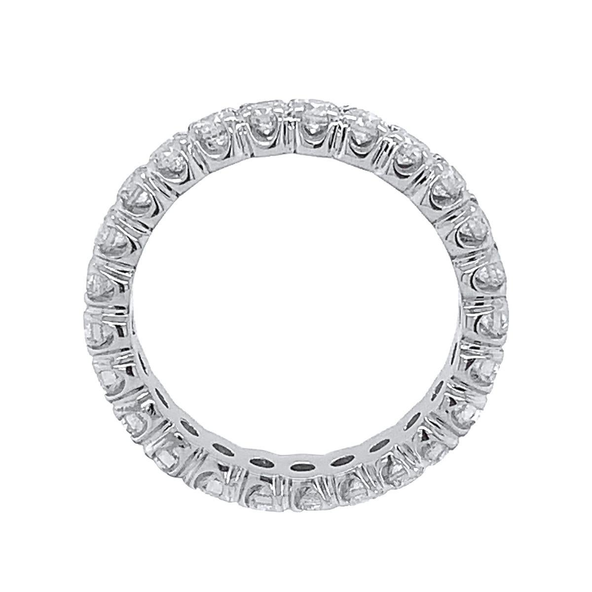 Women's 18 Karat Gold Diamond Wedding Band Ring For Sale