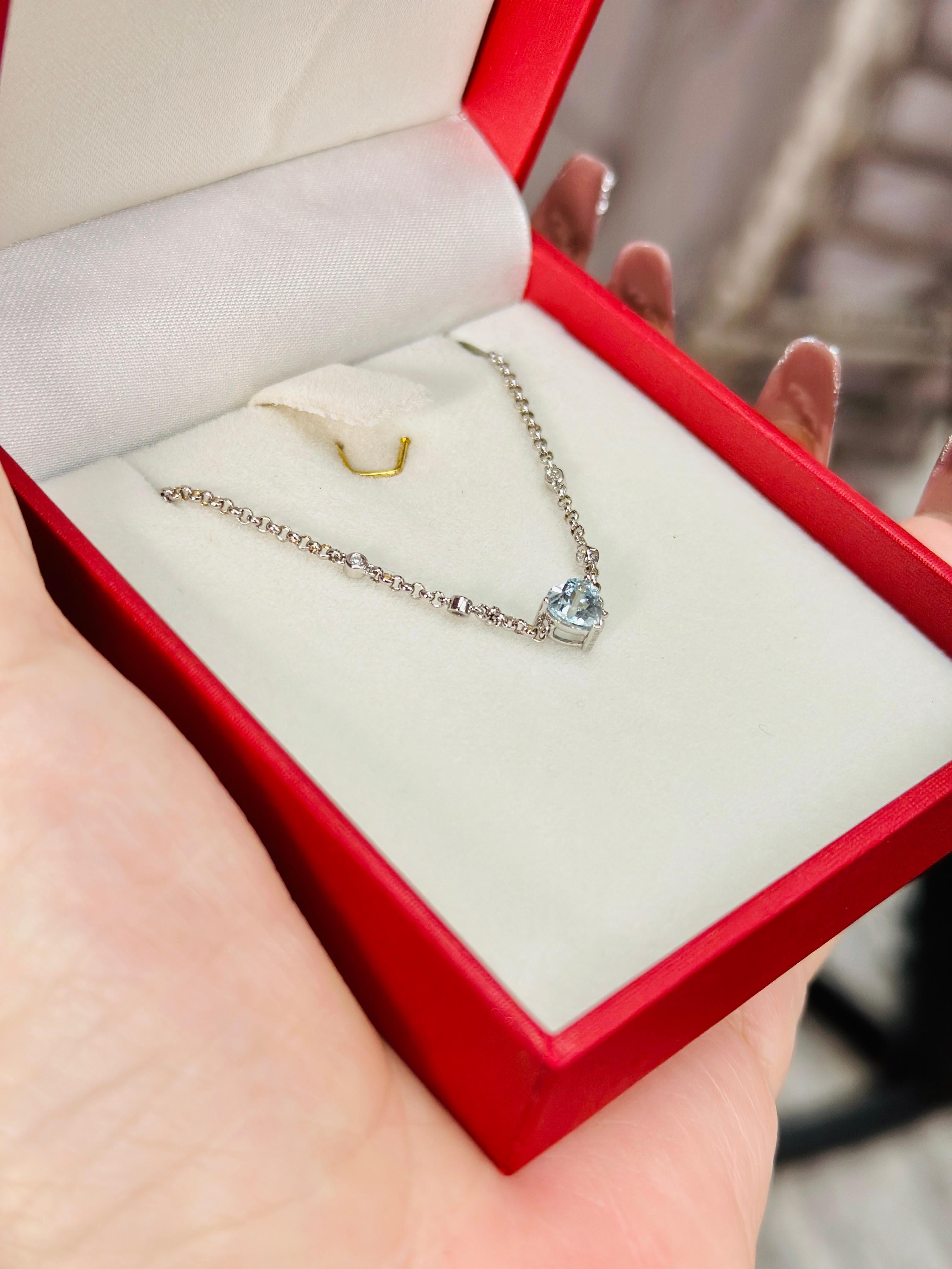 Bracelet cœur en or 18k, diamants et aigue-marine Neuf à Roslyn Heights, NY
