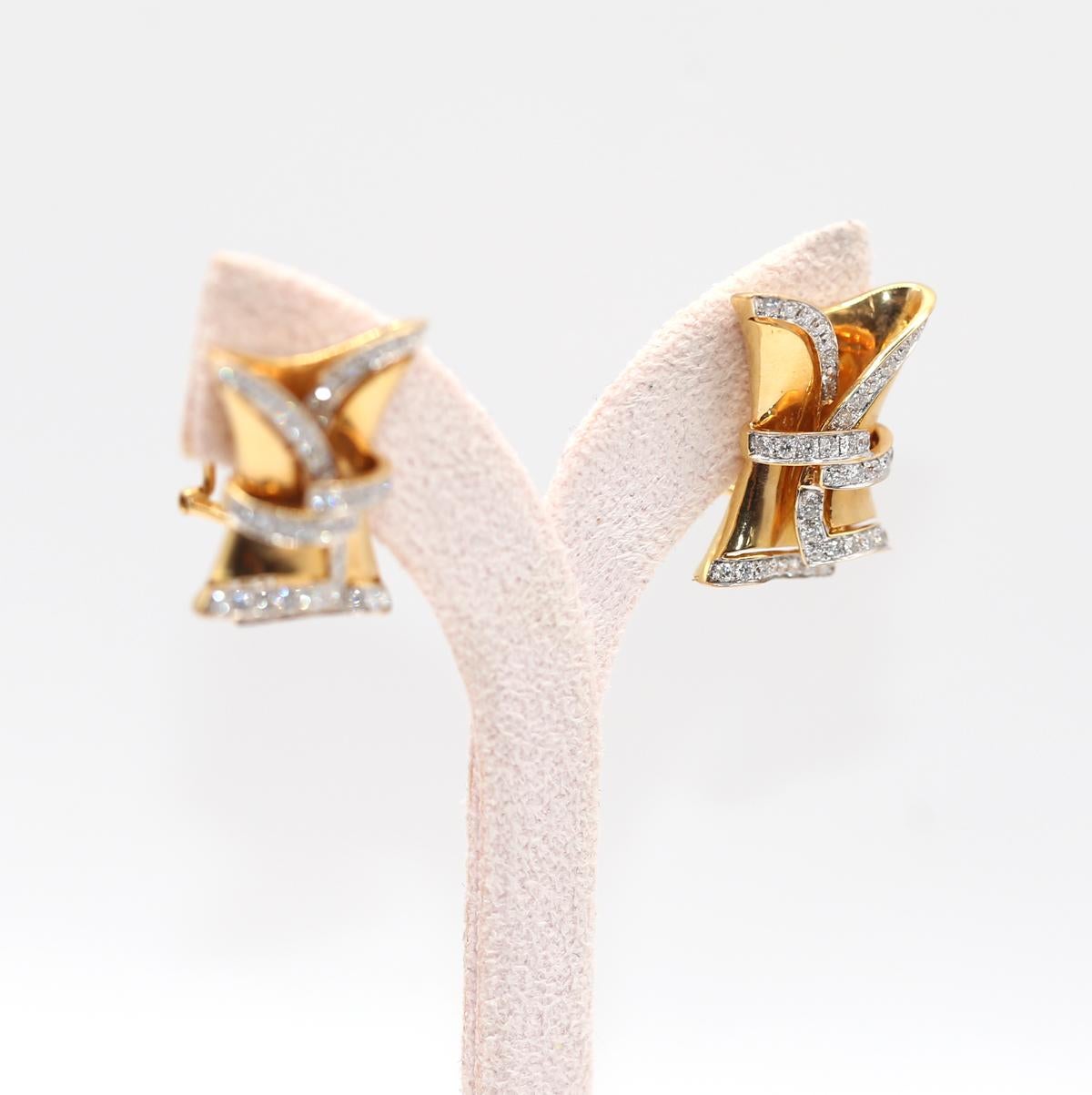 Taglio rotondo Orecchini di moda in oro 18 carati con diamanti, 1970 in vendita