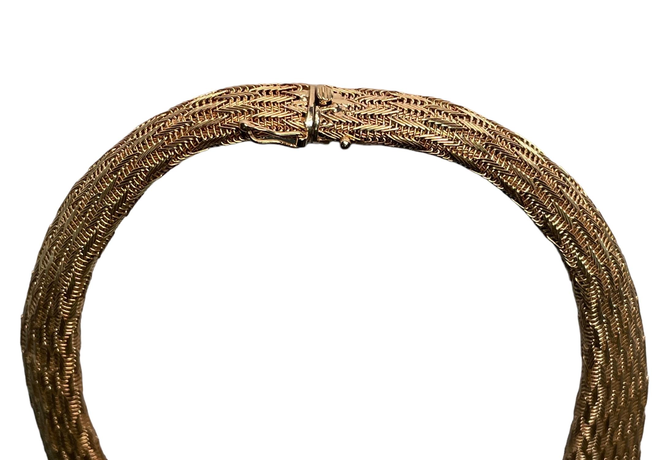 Collier en or 18 carats avec diamants en forme d'écharpe française en vente 6