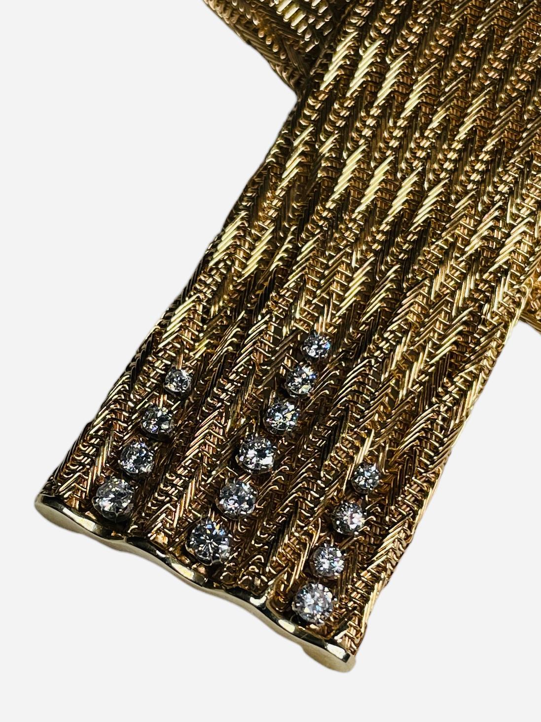 18K Gold Diamonds French Scarf Like Necklace  For Sale 3