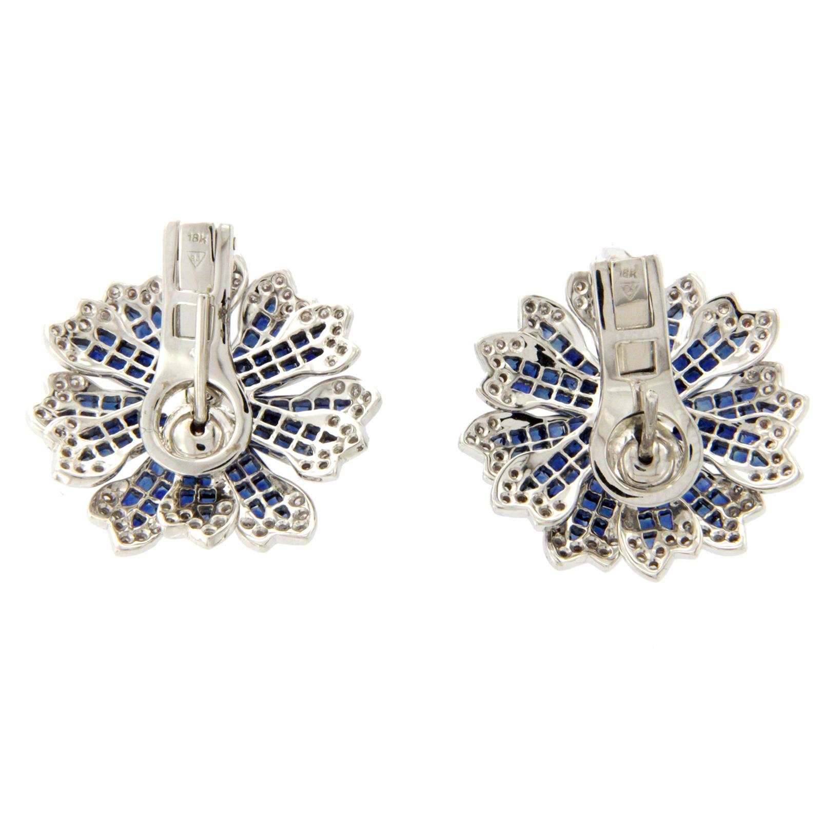 18k Gold Diamonds & Invisible Set 14.28 Ct Blue Sapphire Flower Earrings In New Condition For Sale In Los Angeles, CA