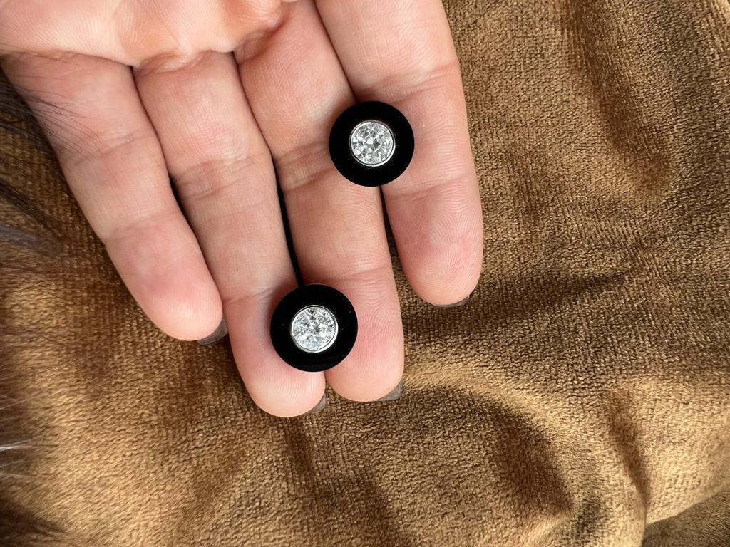 Round Cut 18K Gold & Diamonds & Onyx Button Cufflinks For Sale