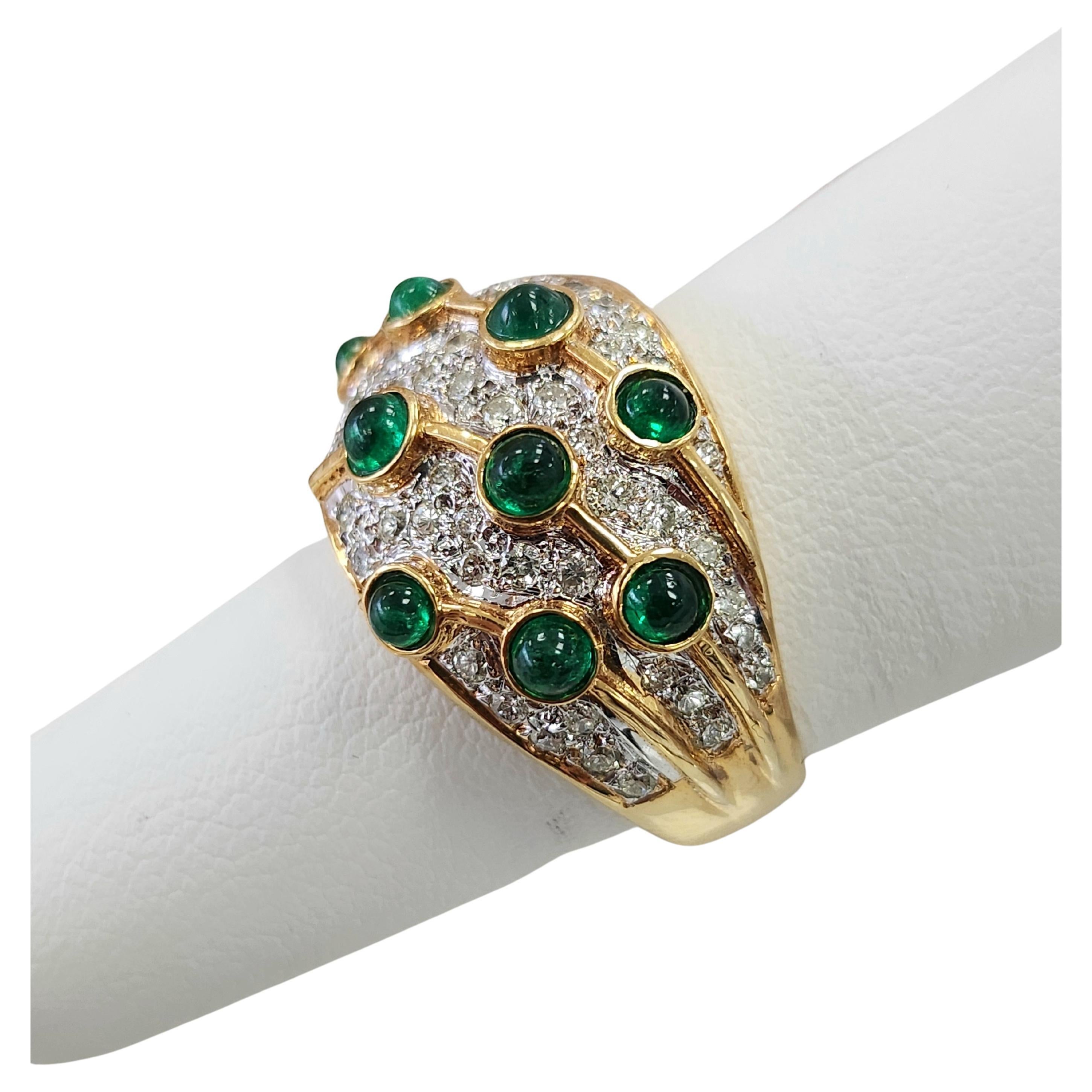Anello da cocktail con smeraldo cabochon e pavé di diamanti

Osa abbagliare con questo anello Dream Cocktail con smeraldo cabochon e pavé di diamanti, un pezzo audace ed elegante che incarna un lusso senza tempo.

Caratteristiche:
💚 Nove smeraldi