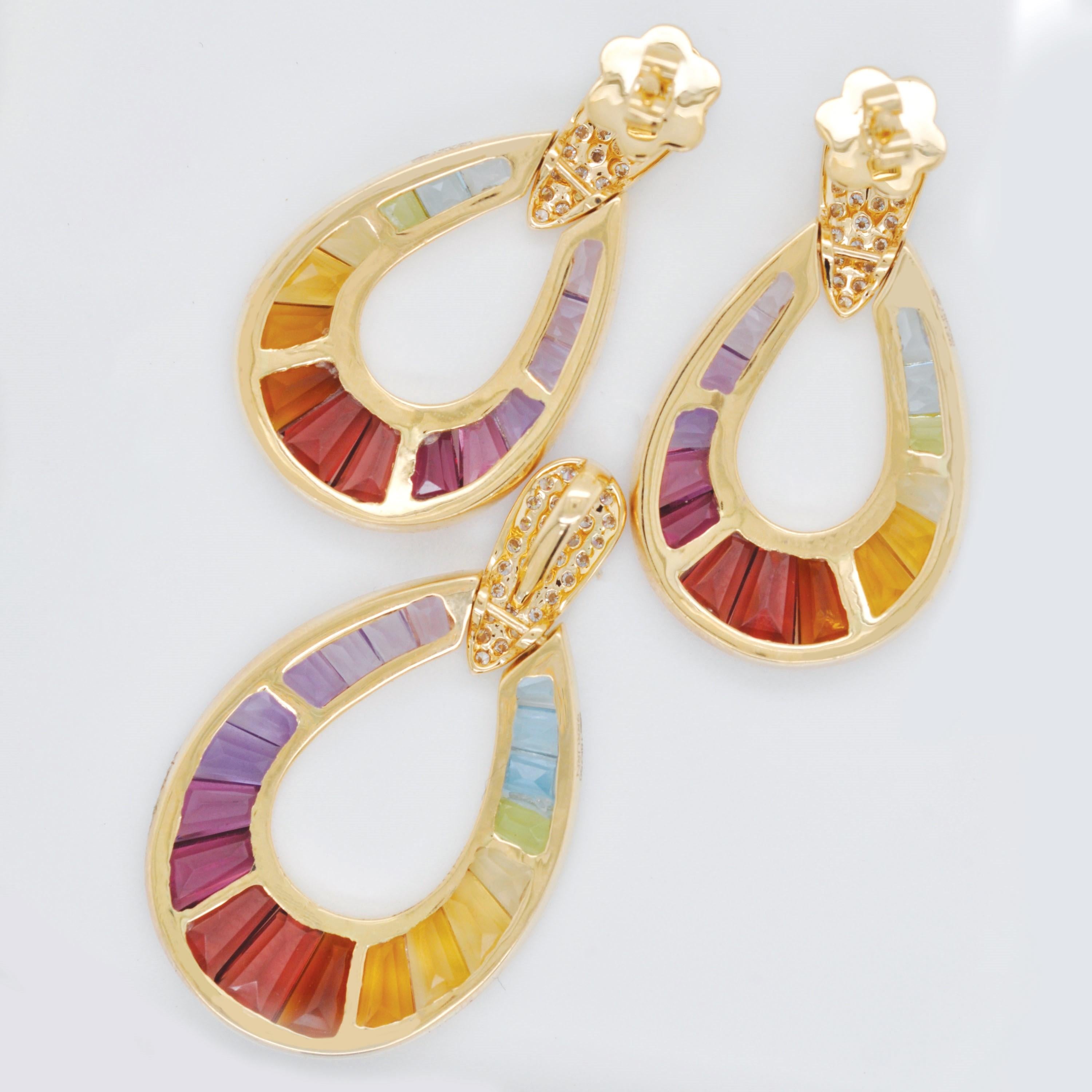 Set di orecchini con pendente in oro 14 carati con gemme baguette arcobaleno e diamante In condizioni Nuovo in vendita a Jaipur, Rajasthan