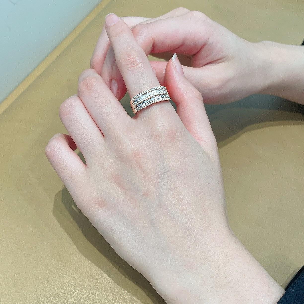 De las mujeres Anillo de oro de 18 quilates de doble hilera de talla escalonada y diamantes naturales en venta