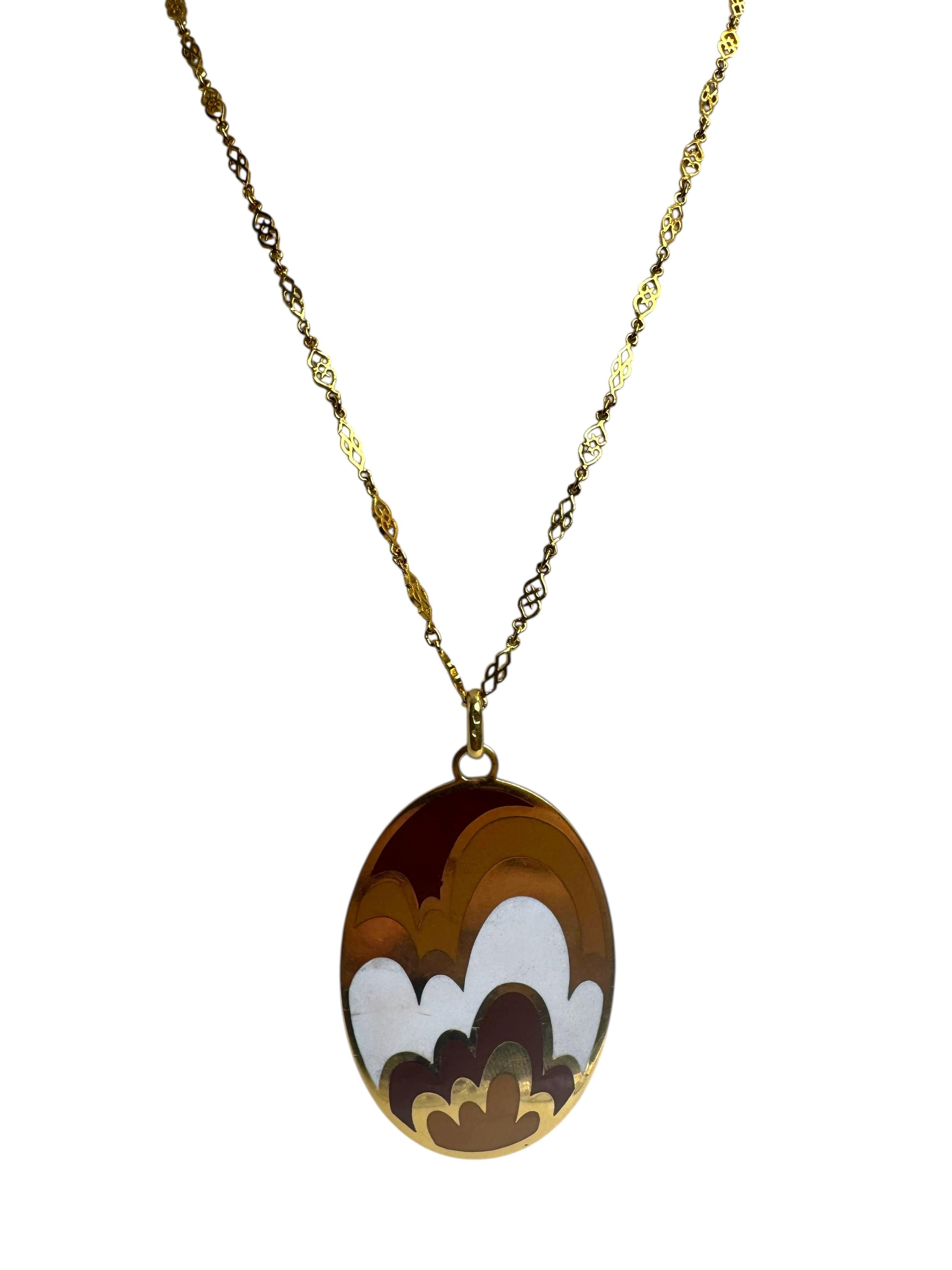 Collier avec pendentif en émail double face en or 18K en vente 4