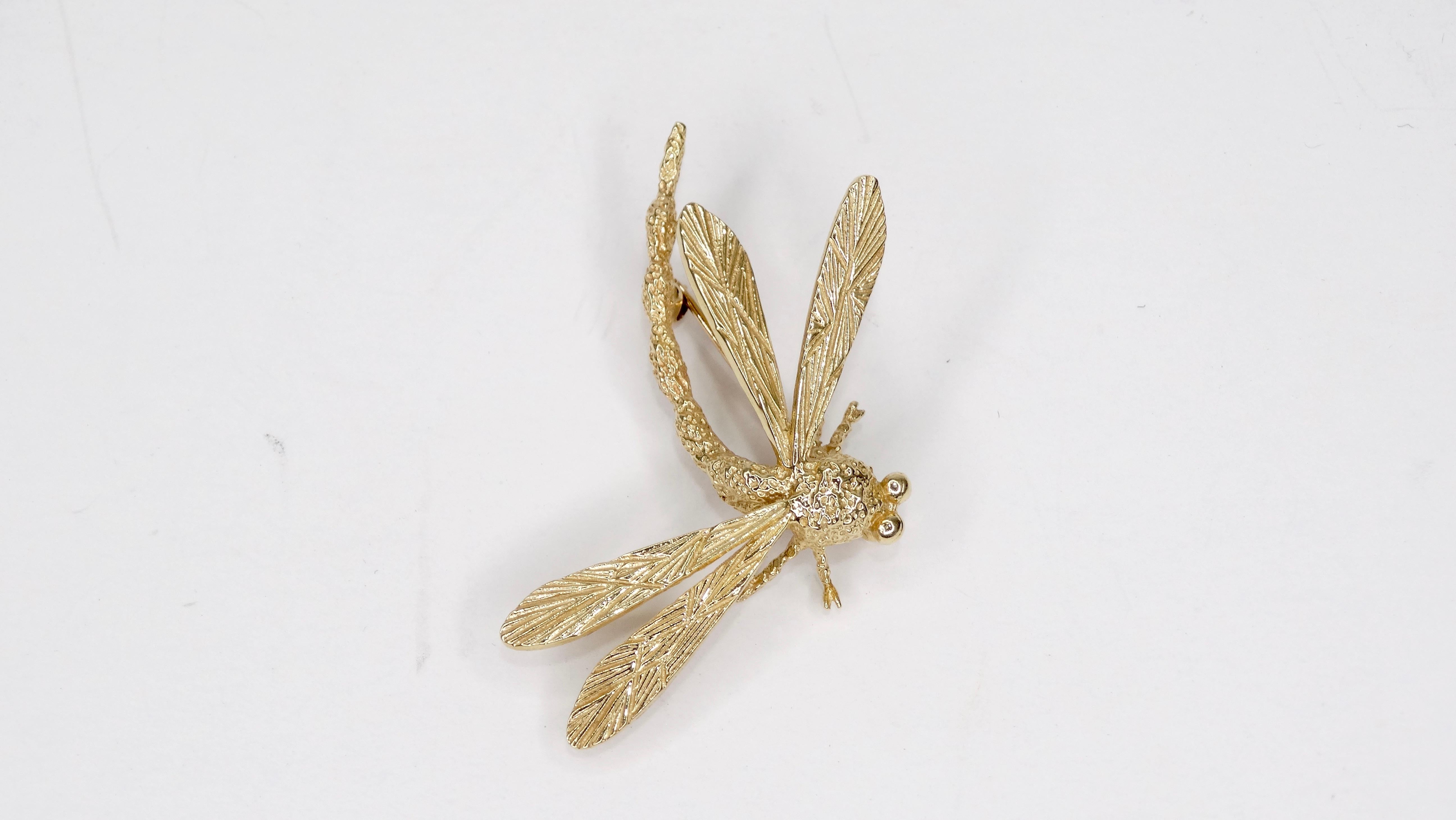 Beautiful 18k Gold dragon fly pin/brooch from the mid 20th century. Etched detailing throughout. Total weight is 5.88g. Perfect to clip on your favorite Gucci blazer or vintage Levi's denim jacket!