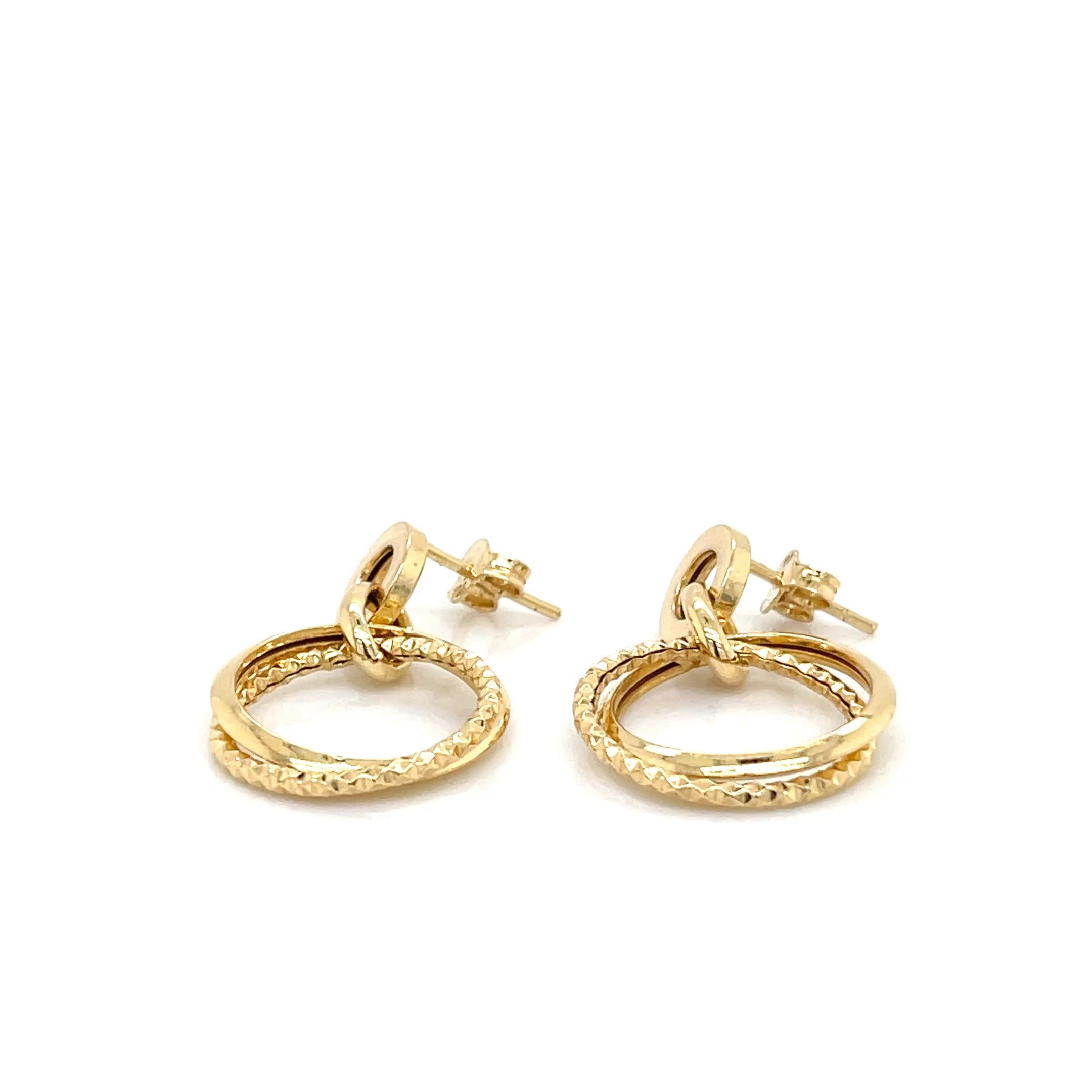 Orecchini a cerchio a doppia catena in oro 18K in vendita 1