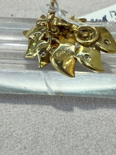 Boucles d'oreilles en or 18 carats serties de diamants et de perles naturelles en forme de feuille de vigne