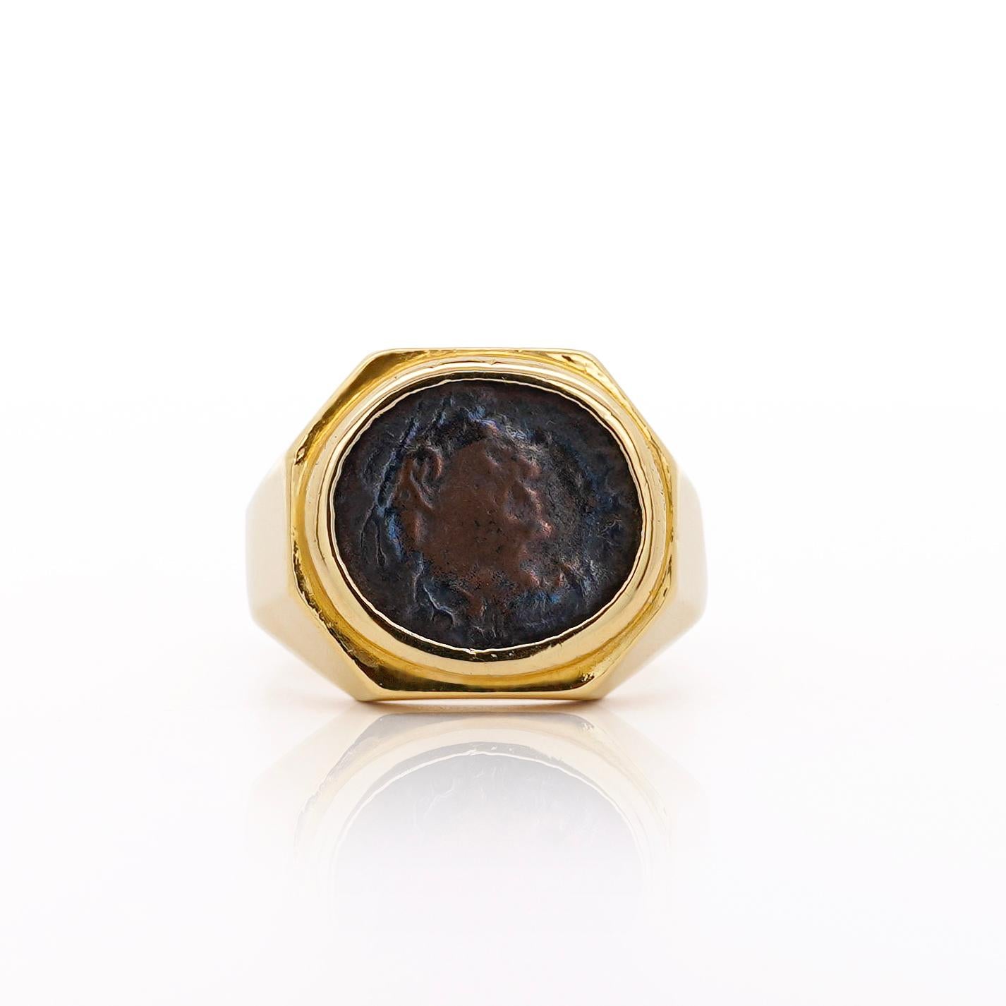 Romano classico Anello da uomo con moneta biblica romana e paleocristiana in oro 18 carati in vendita