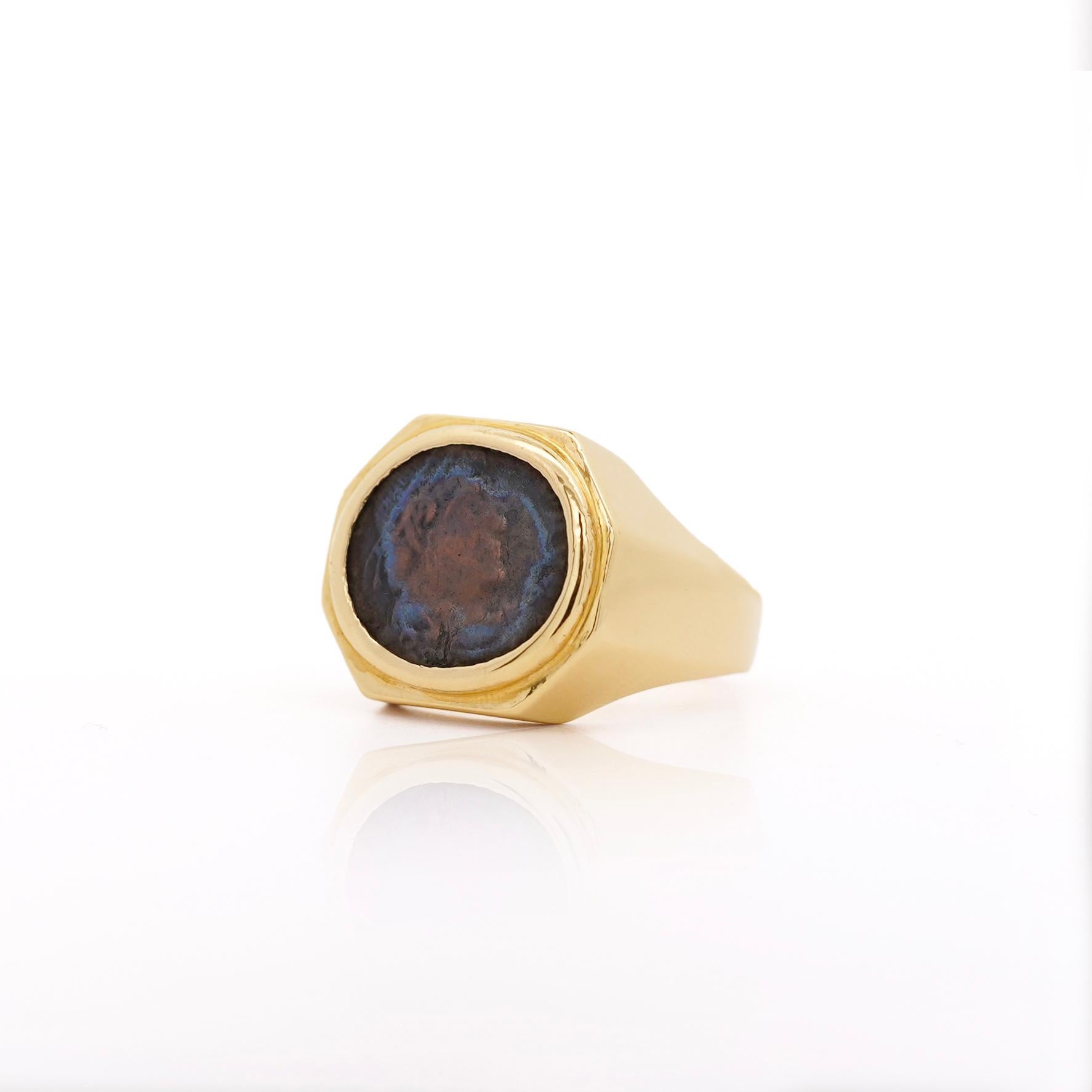 Anello da uomo con moneta biblica romana e paleocristiana in oro 18 carati in vendita 1