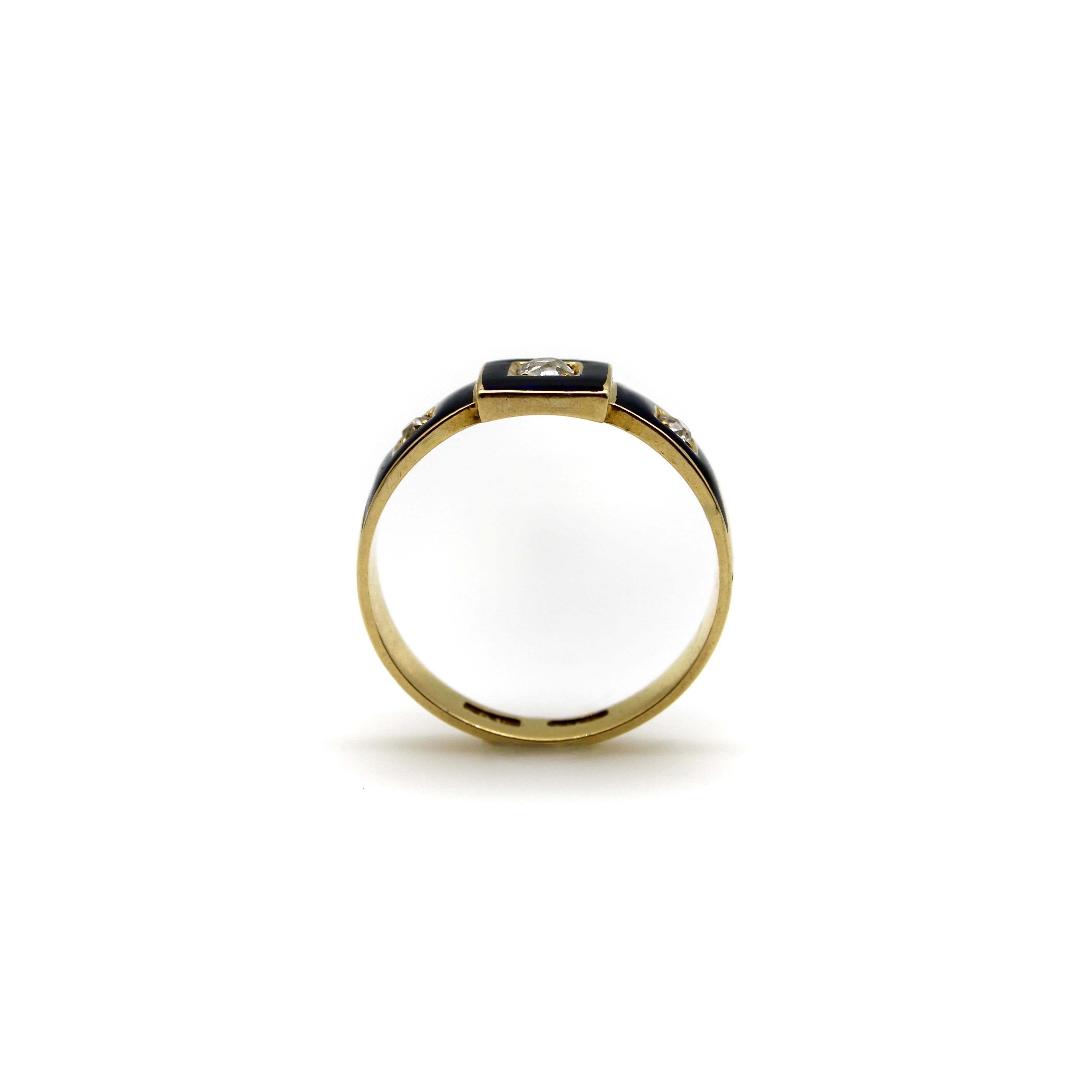 18 Karat Gold Frühviktorianischer Diamant Trilogy-Ring mit blauen Emaille-Details  im Angebot 2