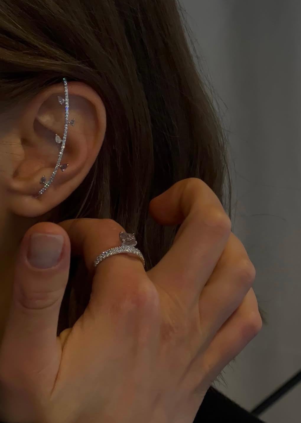 Ohrring aus 18 Karat Gold mit rosa Diamanten im Birnenschliff im Zustand „Neu“ im Angebot in Antwerpen, BE