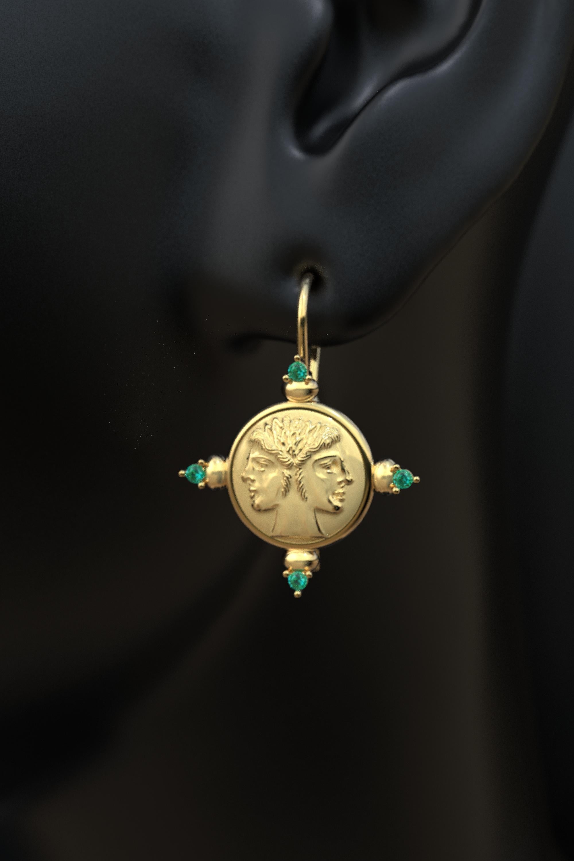 Classical Roman 18k Gold Earrings in ancient Roman Style with natural emeralds, made in Italy For Sale