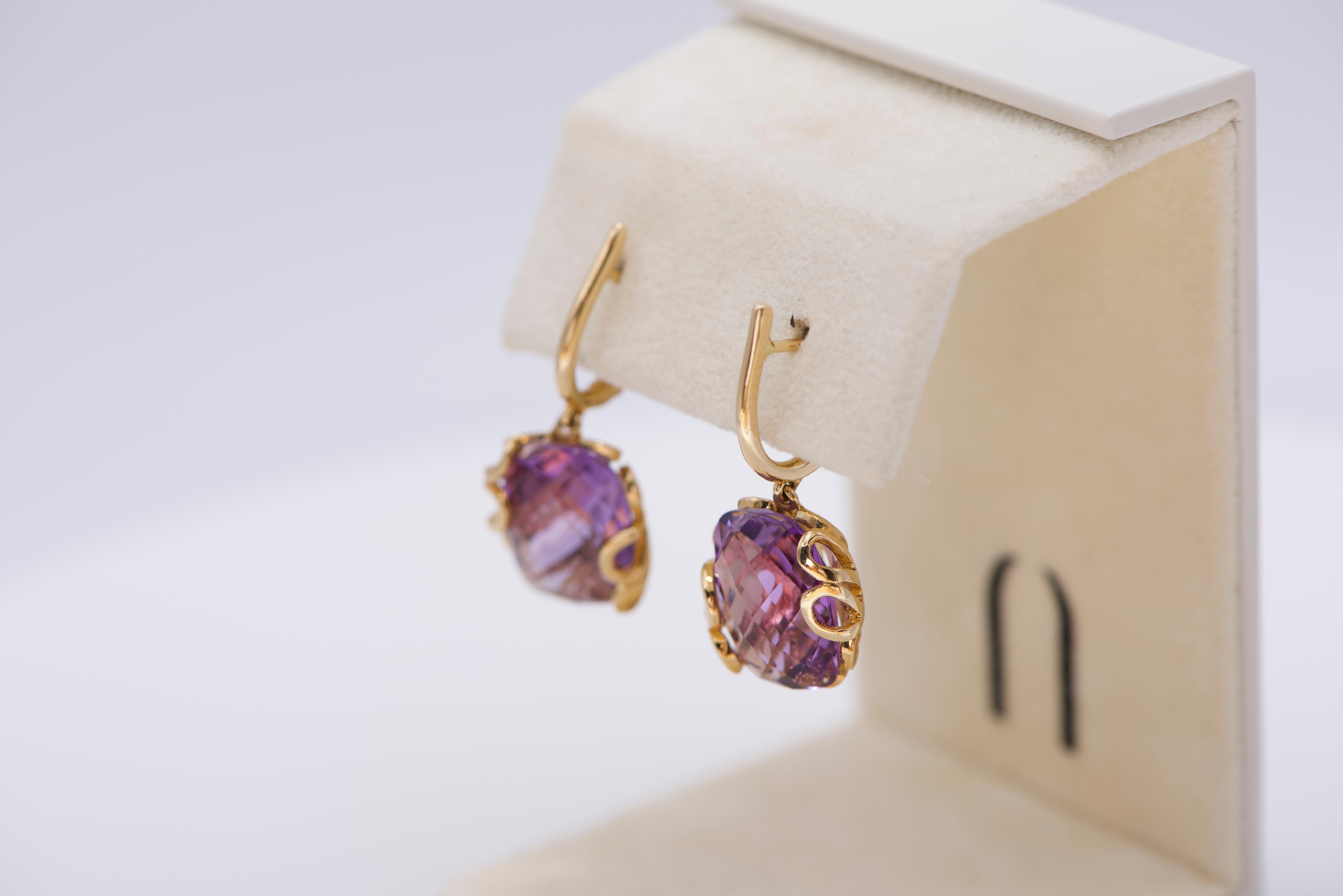 Earrings in 18K yellow gold (approx. 7.00 grams) with amethyst (approx. 2.80 carats) drop from Miseno's Foglia di Mare, or Sea Leaf, collection. 
