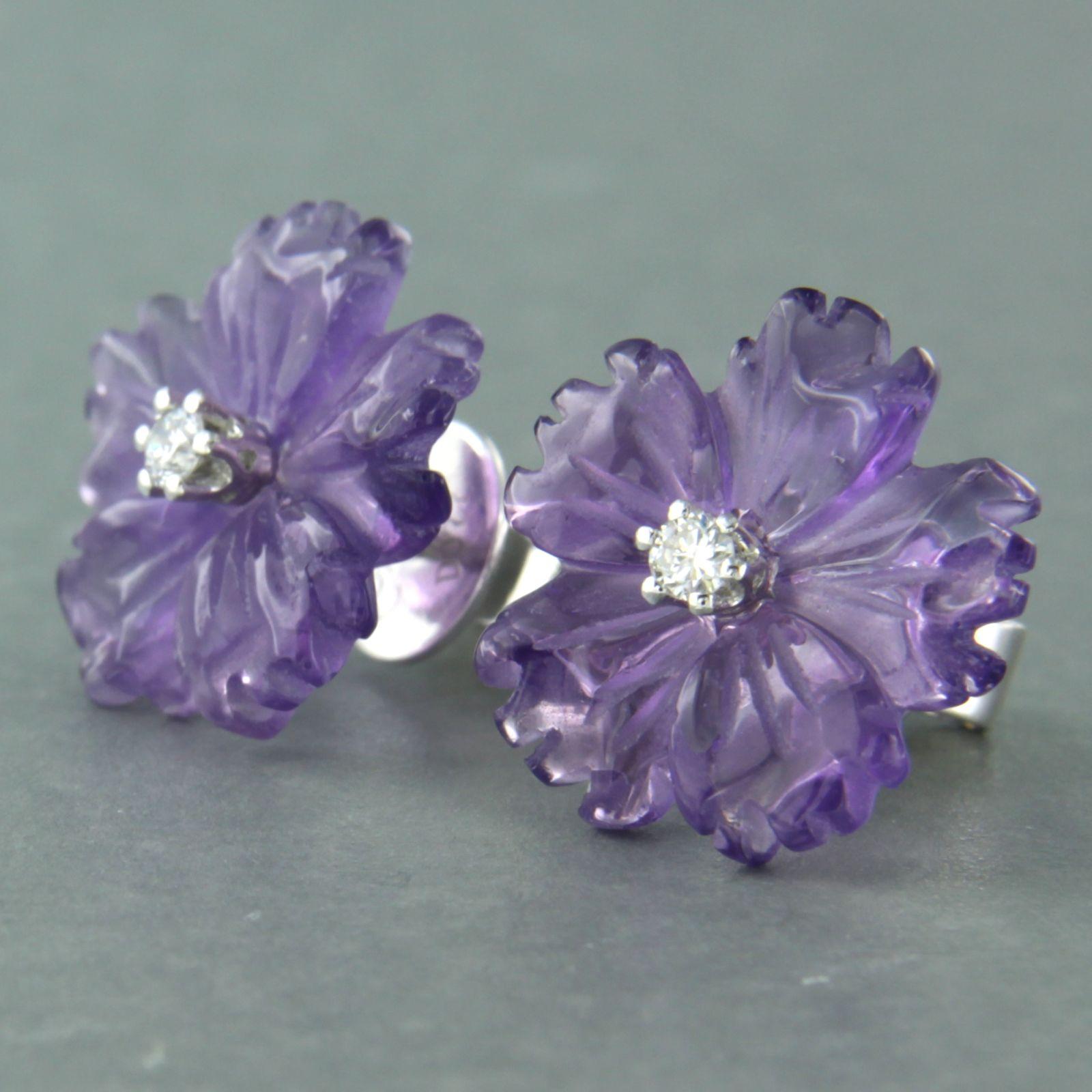 18k gold earrings with flower shape cut amethyst and brilliant cut diamond In New Condition In The Hague, ZH