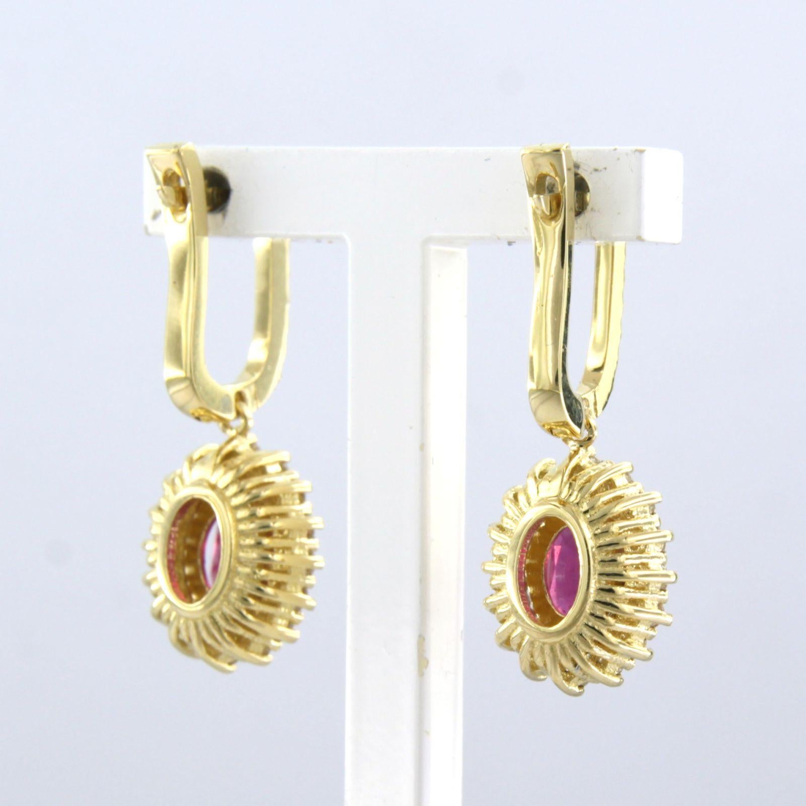 18k gold earrings with ruby to. 3.40ct and brilliant cut diamonds up to.0.64ct In New Condition For Sale In The Hague, ZH