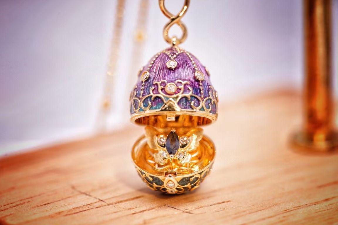 Taille ronde Collier pendentif en or 18K émaillé de saphirs et de diamants 