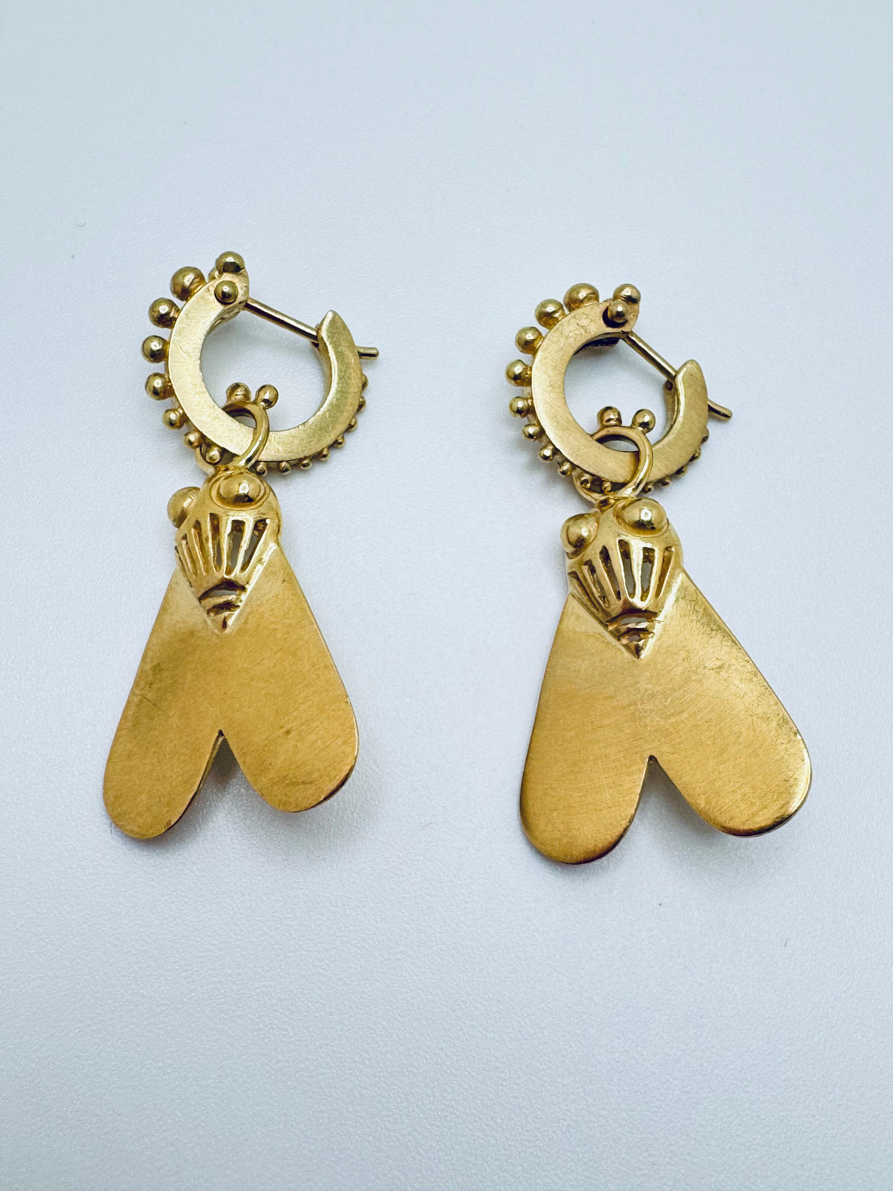 Art Déco Orecchini pendenti con scarabeo egiziano in oro 18K in vendita