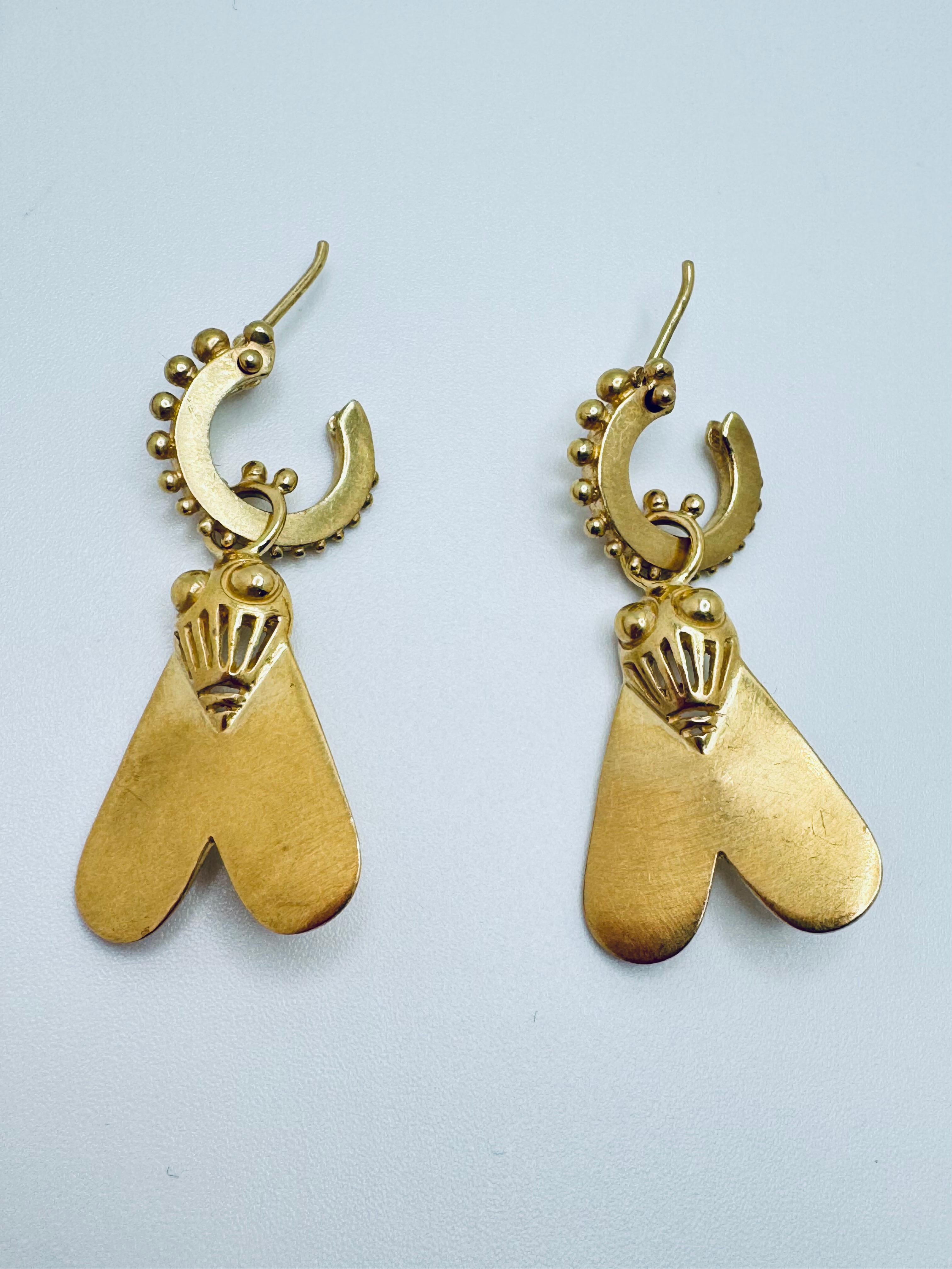 Orecchini pendenti con scarabeo egiziano in oro 18K In condizioni buone in vendita a Palm Desert, CA