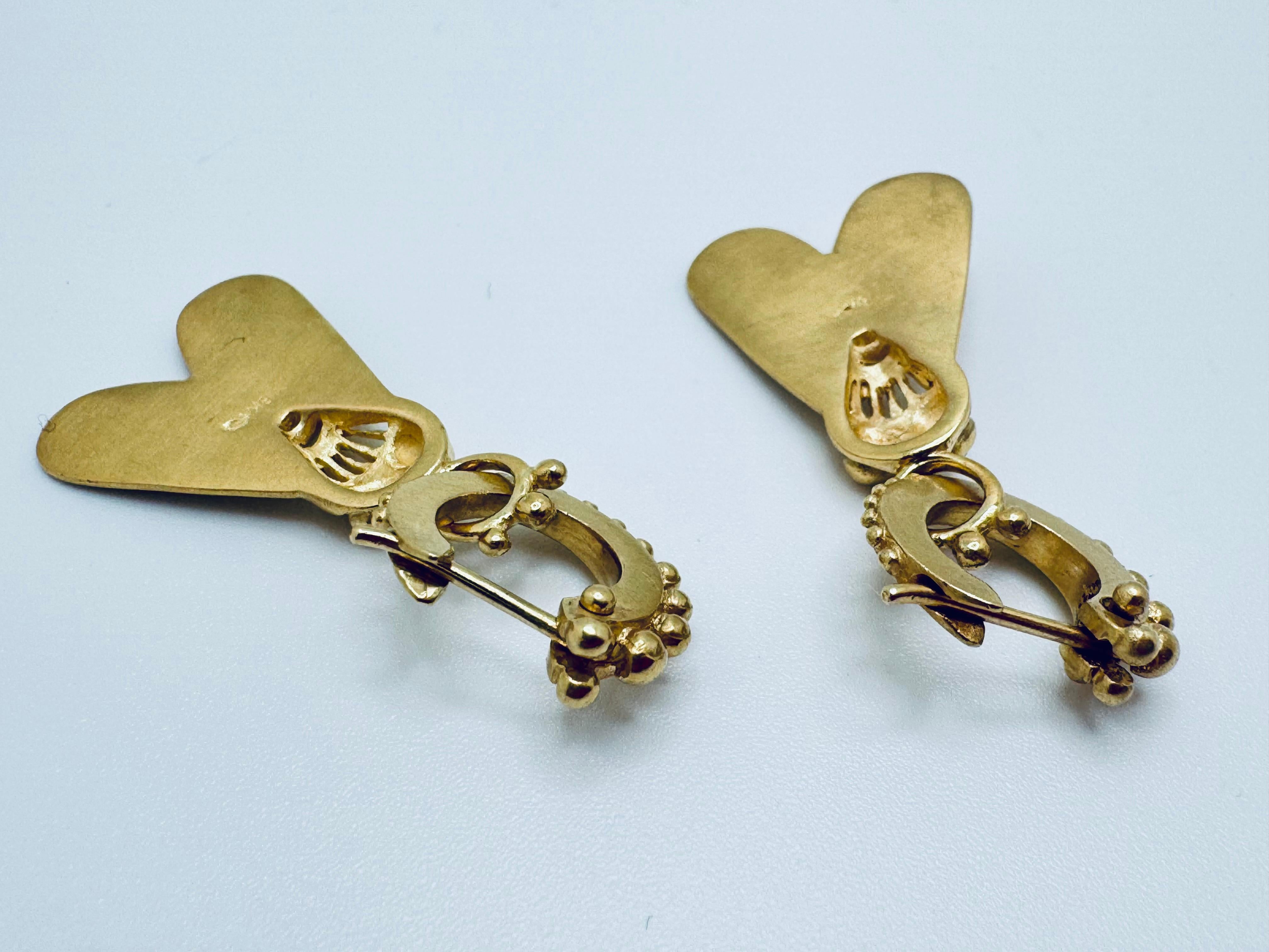 Orecchini pendenti con scarabeo egiziano in oro 18K in vendita 1