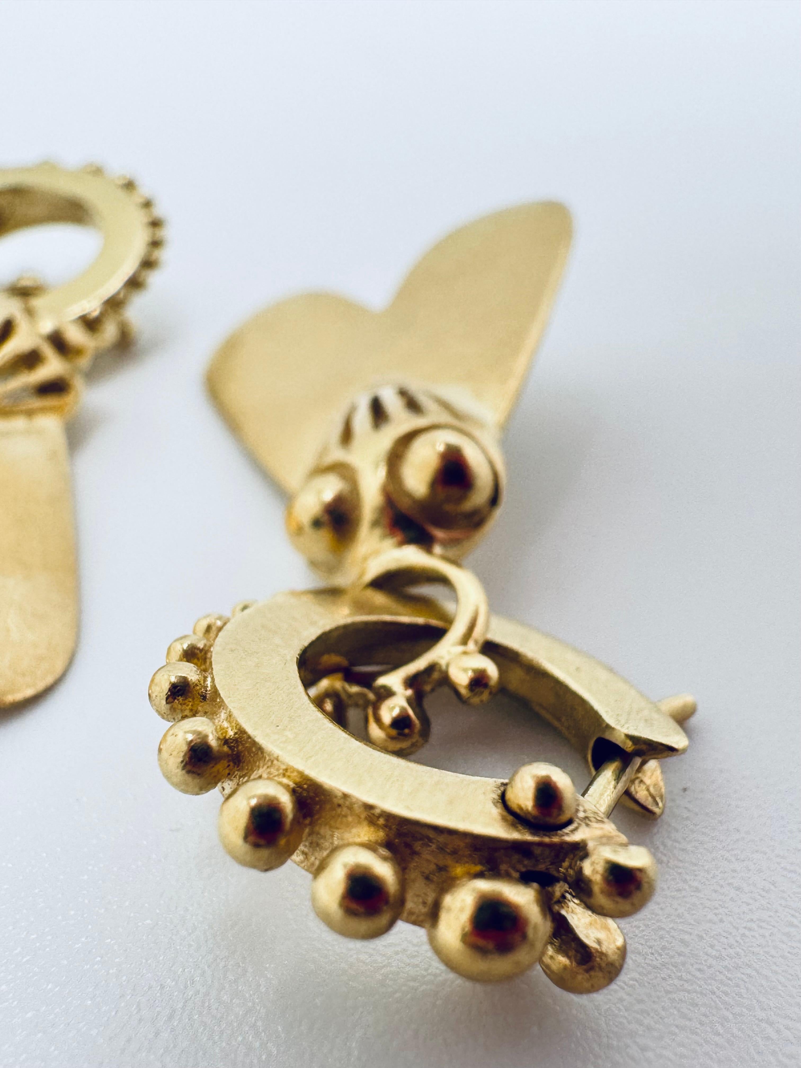 Orecchini pendenti con scarabeo egiziano in oro 18K in vendita 4