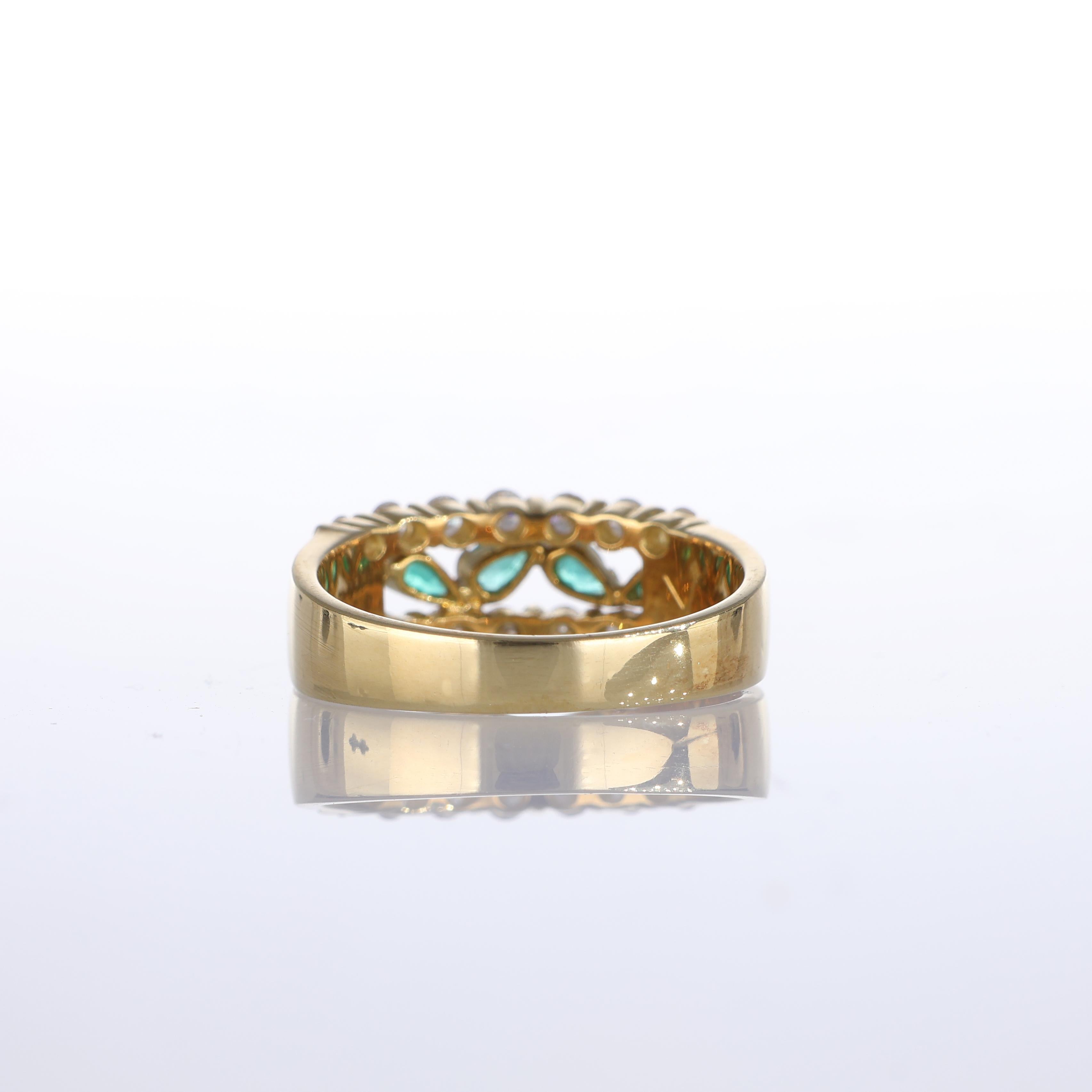 Women's or Men's 18k Gold Emerald and Diamond Band Ring For Sale
