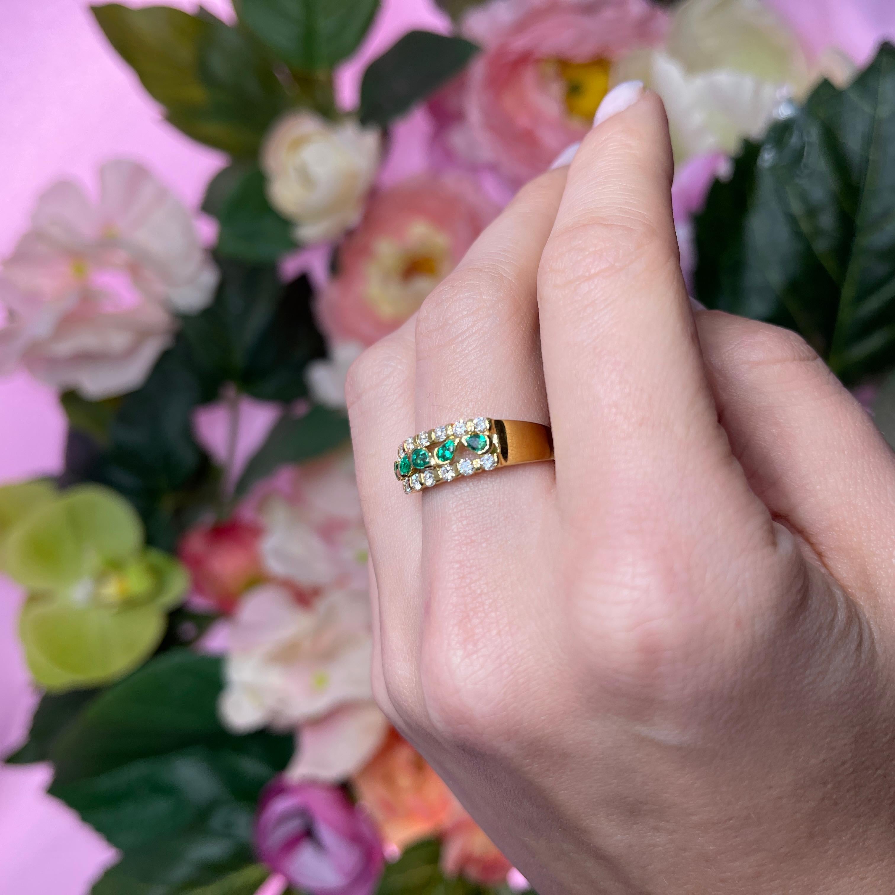 18k Gold Emerald and Diamond Band Ring For Sale 4