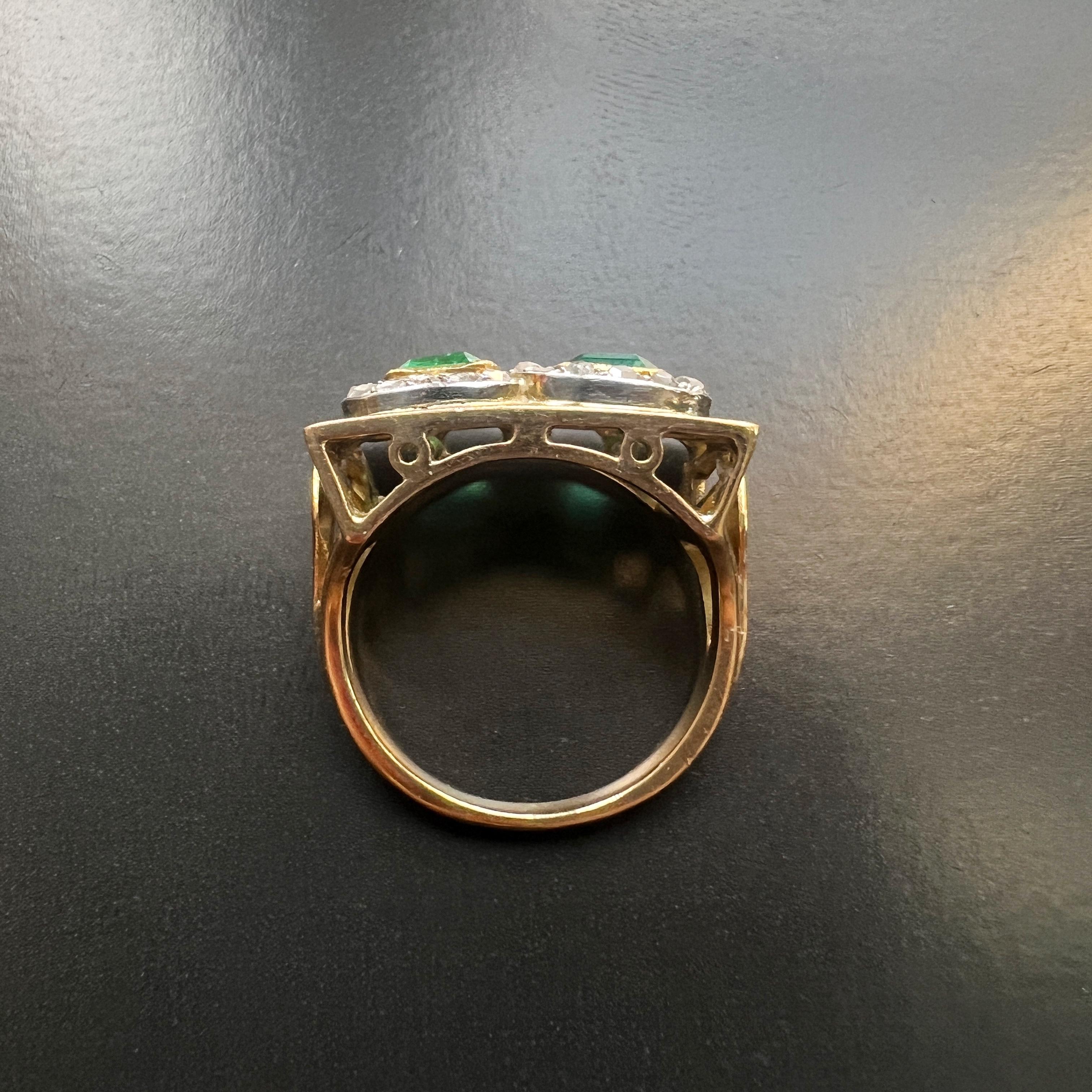 18K gold emerald and diamond French cocktail tank ring In Good Condition For Sale In Versailles, FR