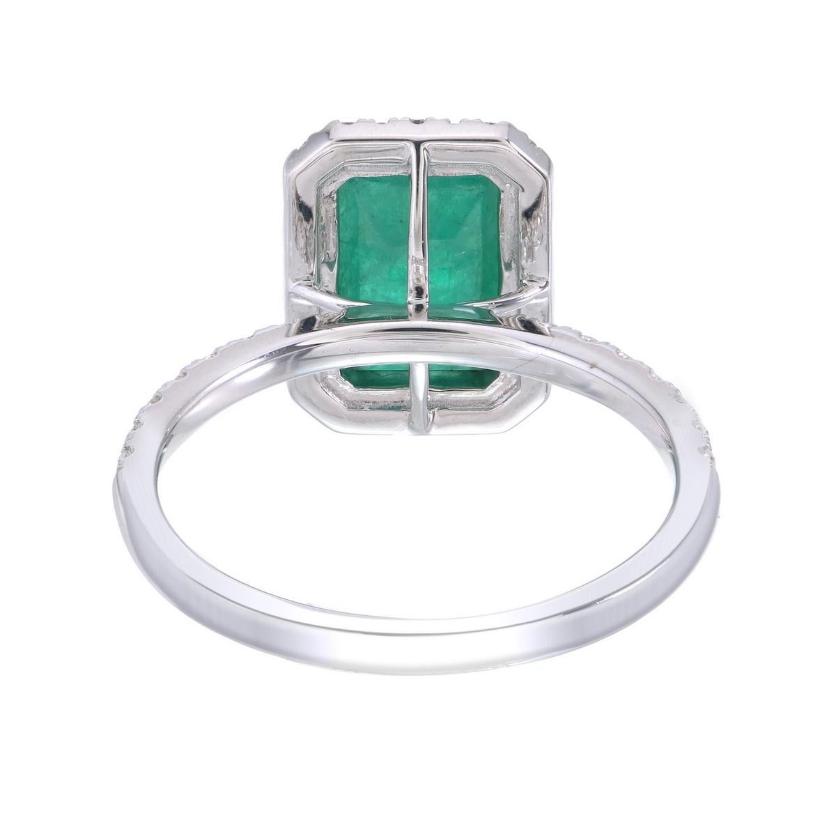 18K Gold Smaragd und Diamant Halo Ring (Kunsthandwerker*in) im Angebot