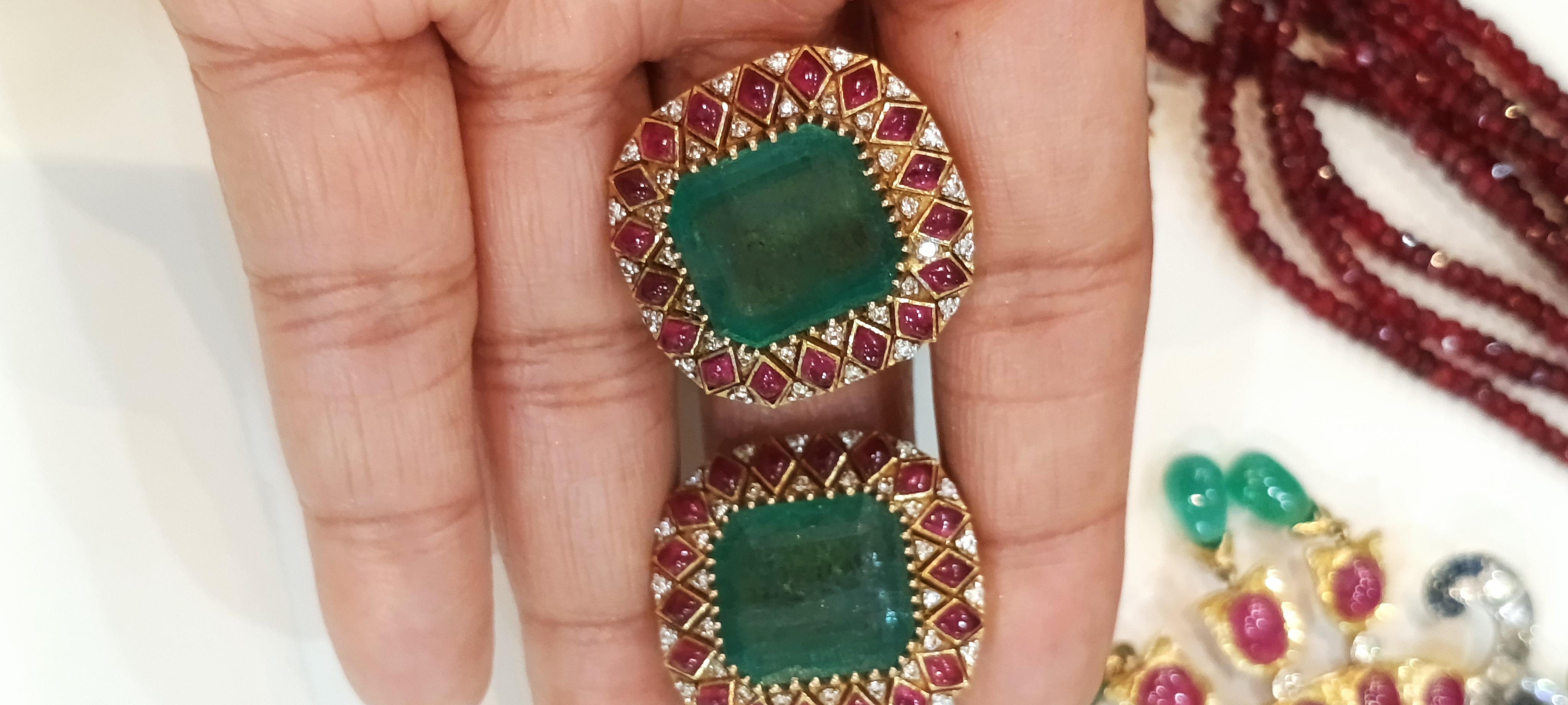 18k Gold Smaragd und Diamant Ring, 11,70 Karat Smaragd .82 Karat Diamant Ring im Angebot 7