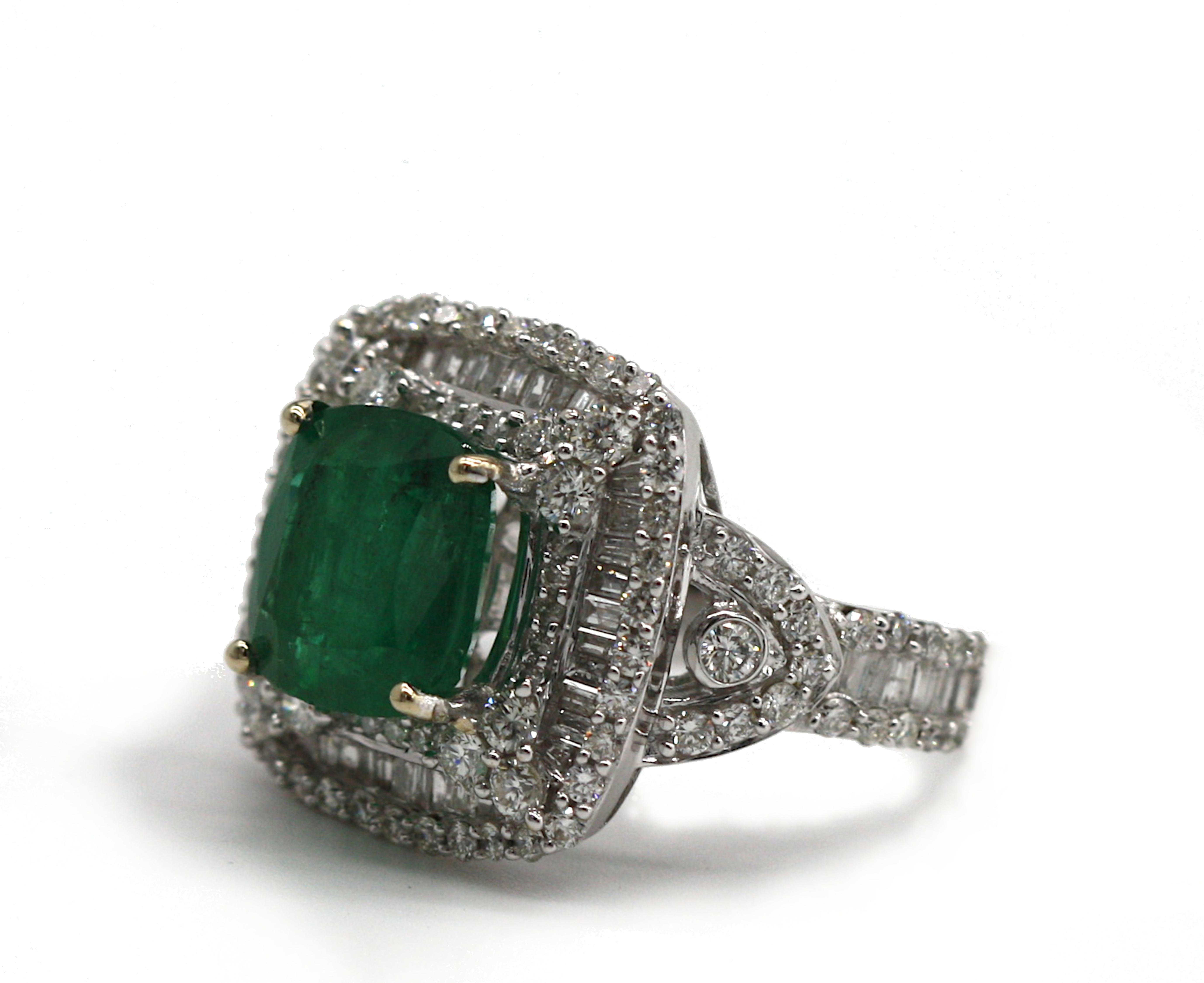 Women's or Men's 18K Gold Emerald and Diamond Ring 