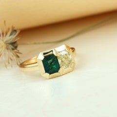 18K Gold Emerald and Diamond Toi et Moi Ring