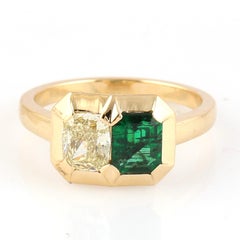 18K Gold Emerald and Diamond Toi et Moi Ring