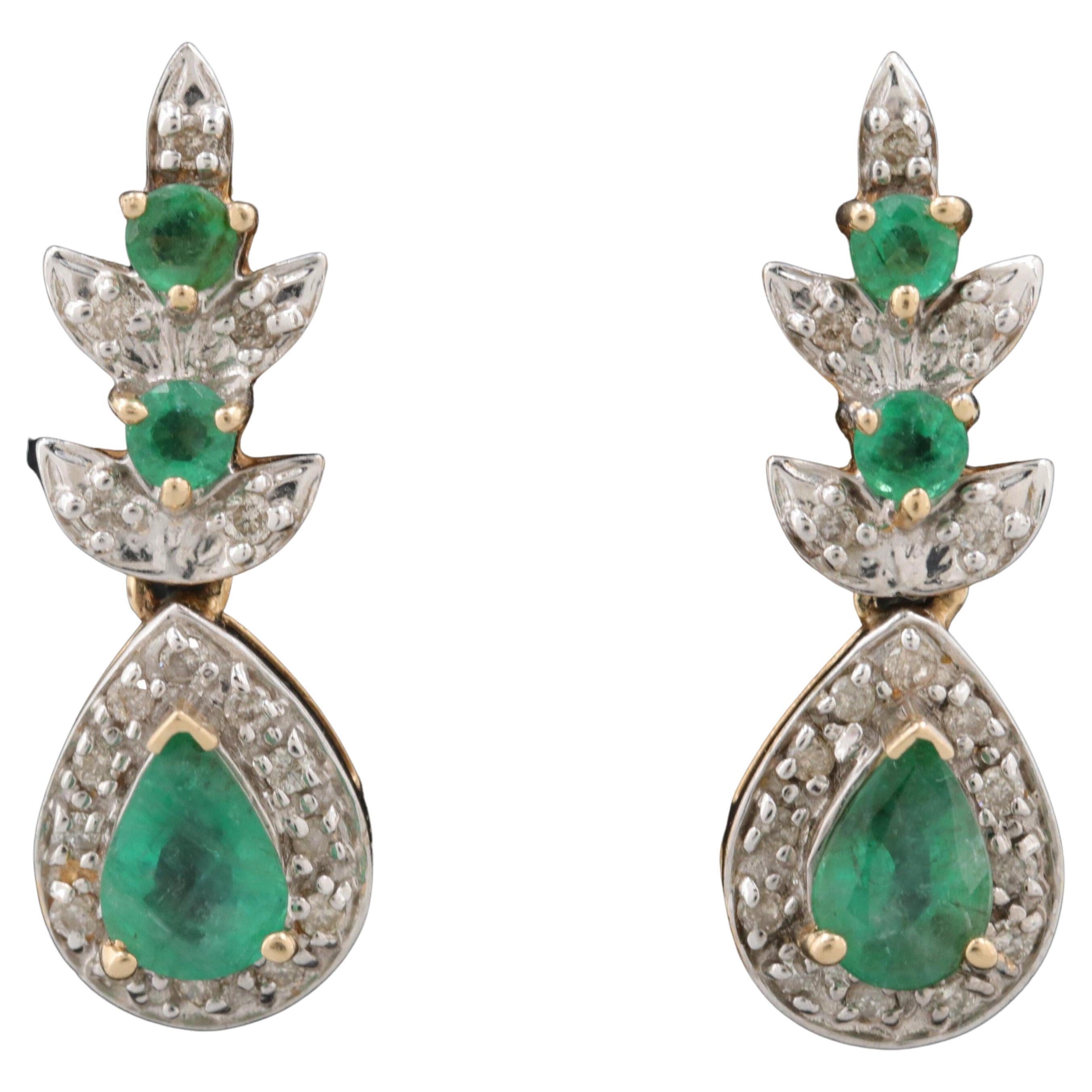 18K Gold Emerald and Diamonds Earrings for women For Sale