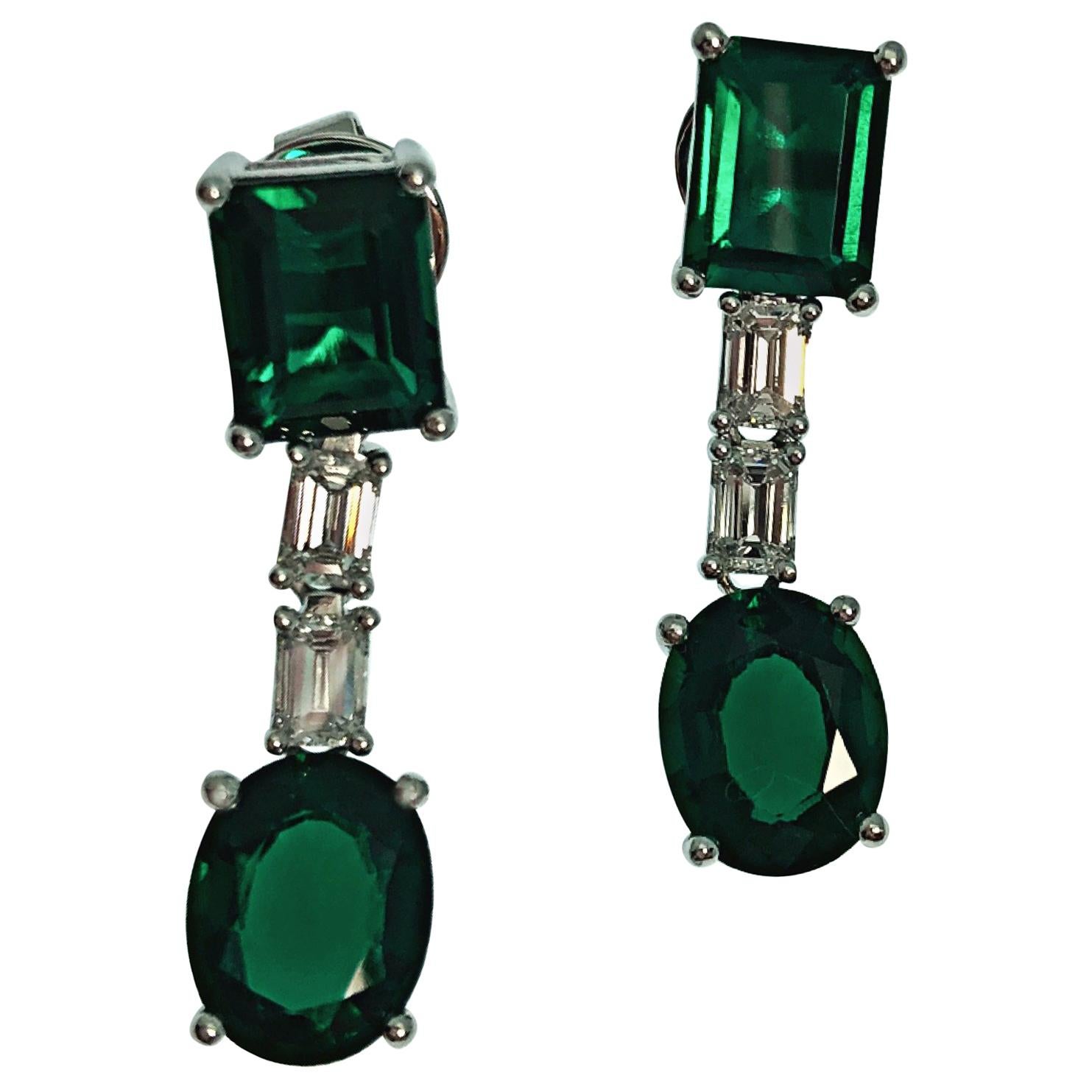 18K Gold Emerald Cut Diamond Synthetic Deep Vivid Green Emerald Drop