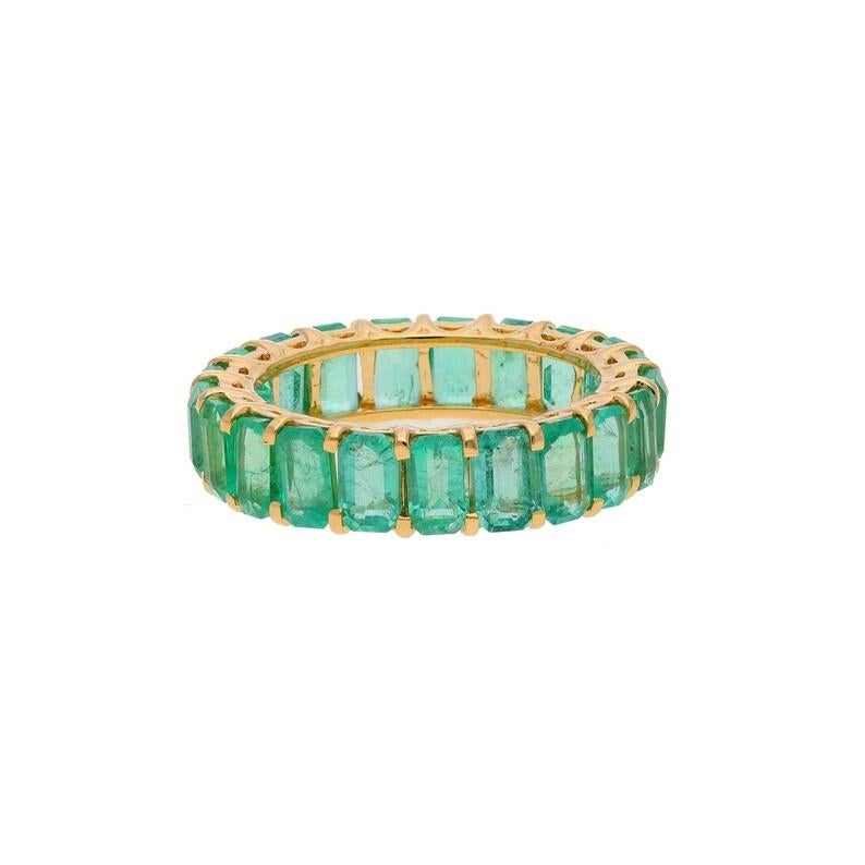 18k Gold Emerald Cut Emerald Ring  6.78 Cts. Natural Emerald Eternity Band Ring In New Condition In jaipur, IN