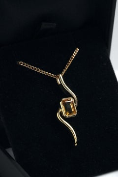 18K Gold Emerald Cut Yellow Citrine 2.0ct Pendant Bezel Set Bypass