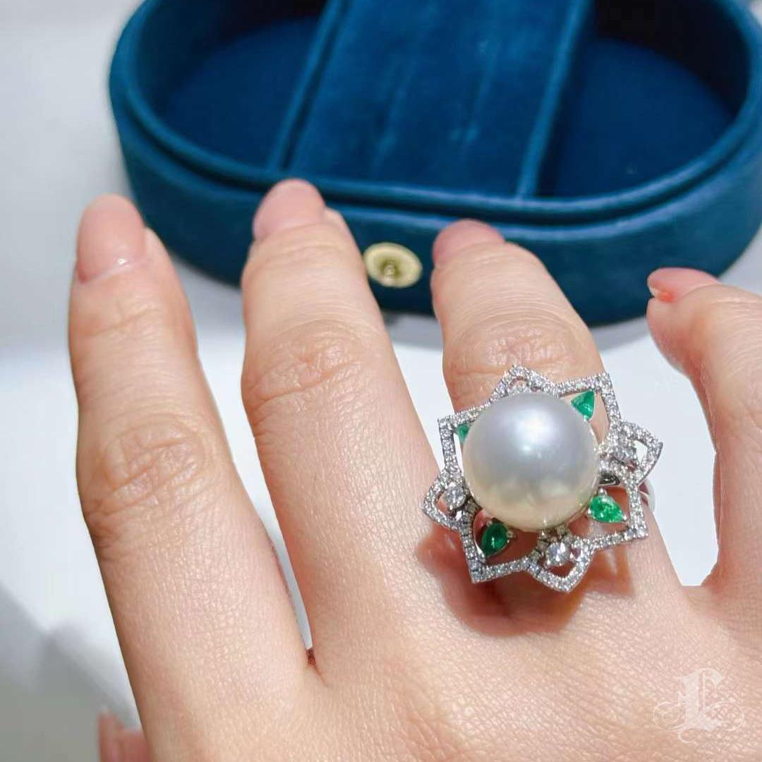 Uncut 【Crown Radiance】Celestial Bloom Aurora South Sea Pearl Emerald Diamond Ring For Sale