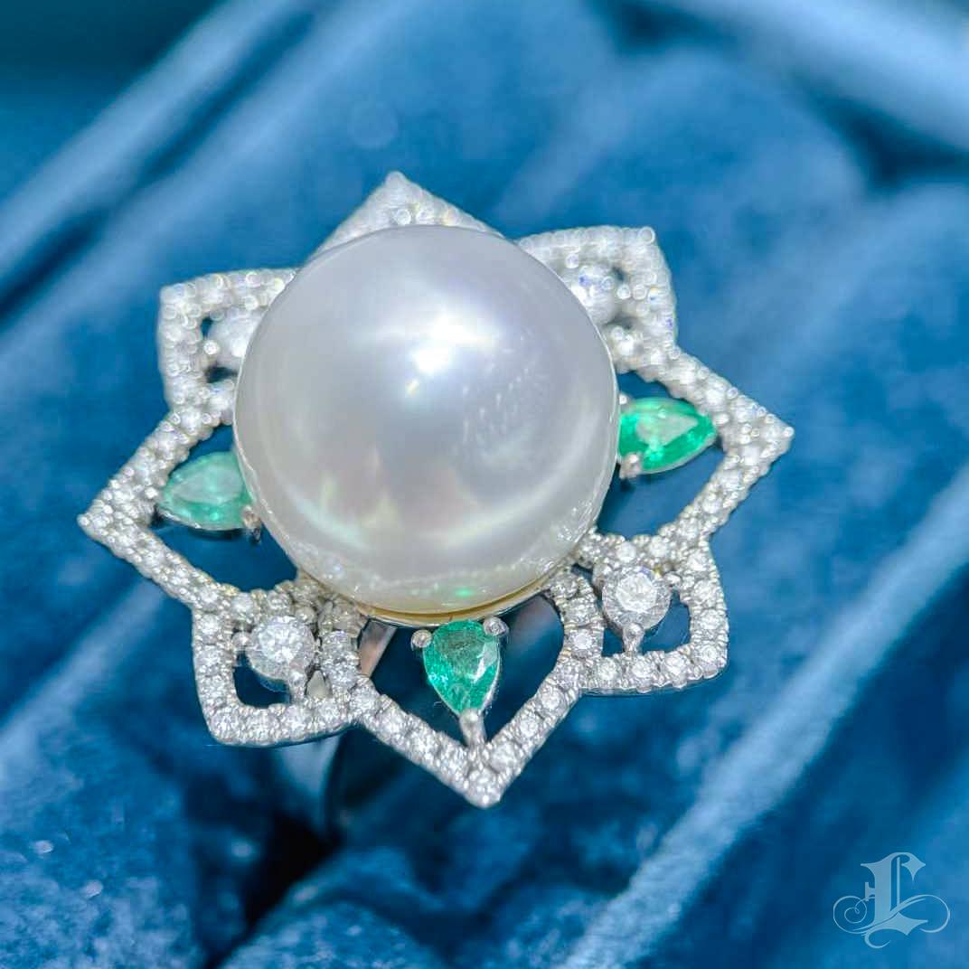 【Crown Radiance】Celestial Bloom Aurora South Sea Pearl Emerald Diamond Ring For Sale 2