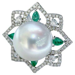 Bague Celestial Bloom Aurora avec perle des mers du Sud, émeraude et diamant