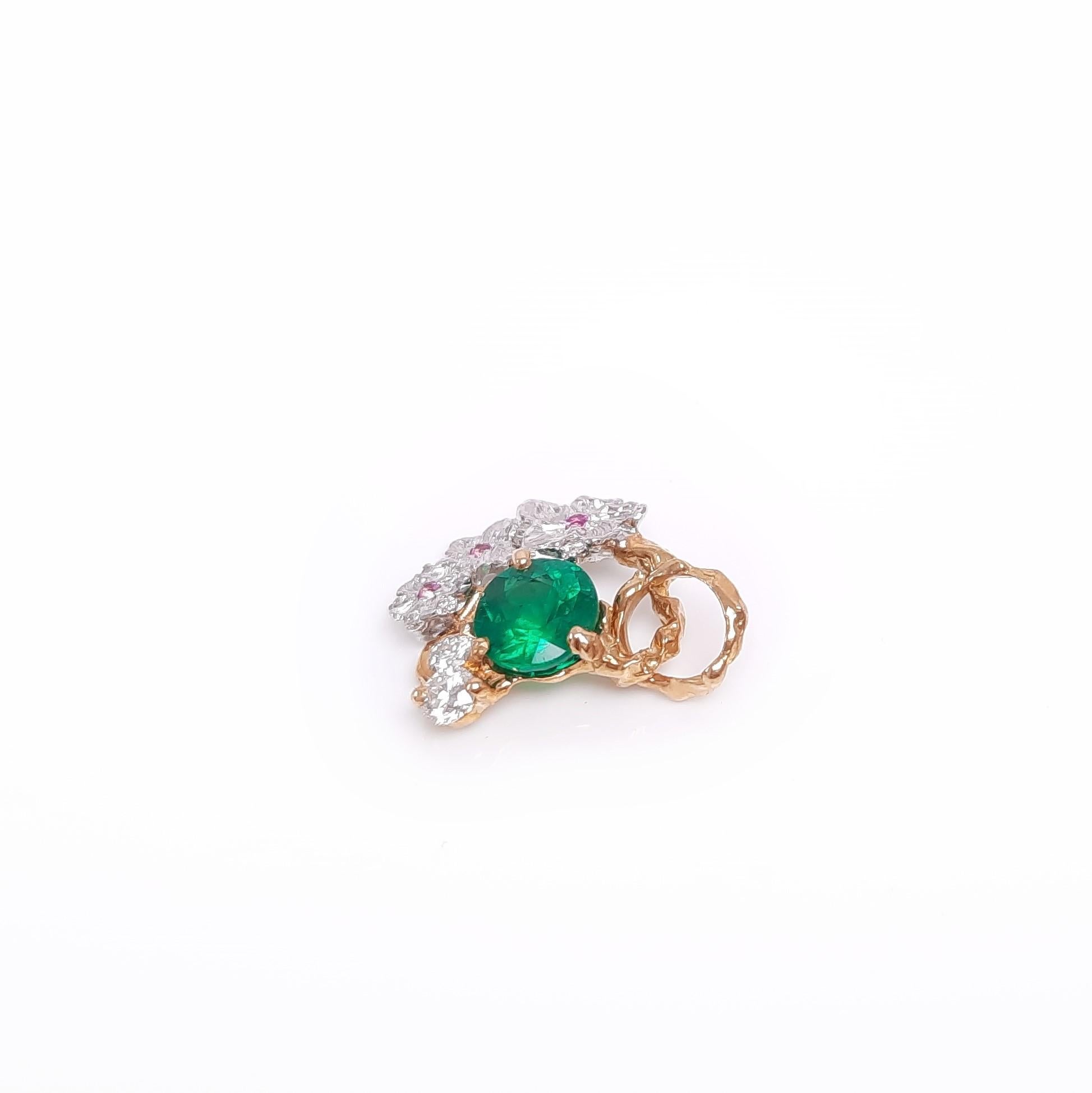 Round Cut 18K Gold Emerald Diamond Handmade Floral Pendant For Sale