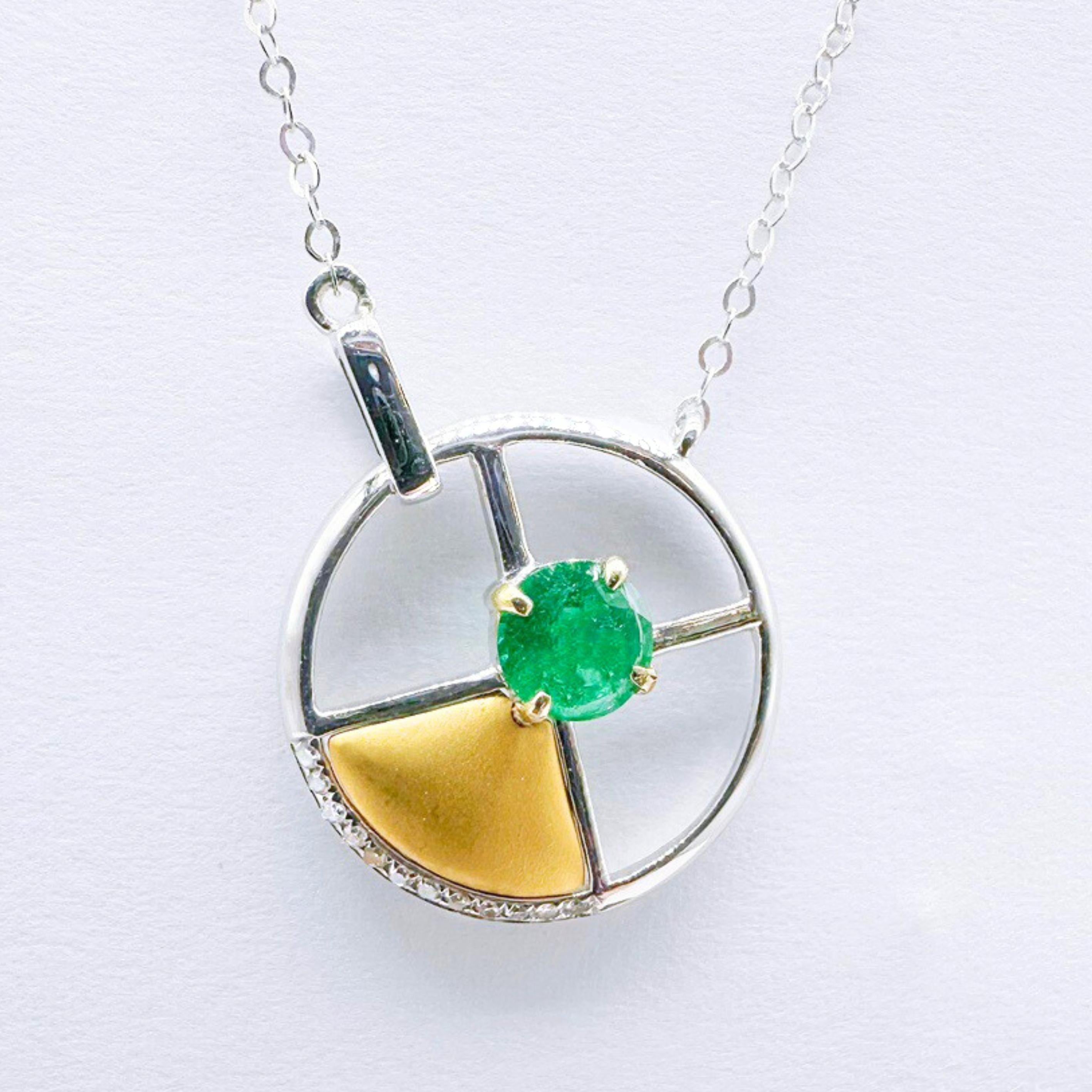 Modern 18K Gold Emerald & Diamond Pendant Necklace For Sale