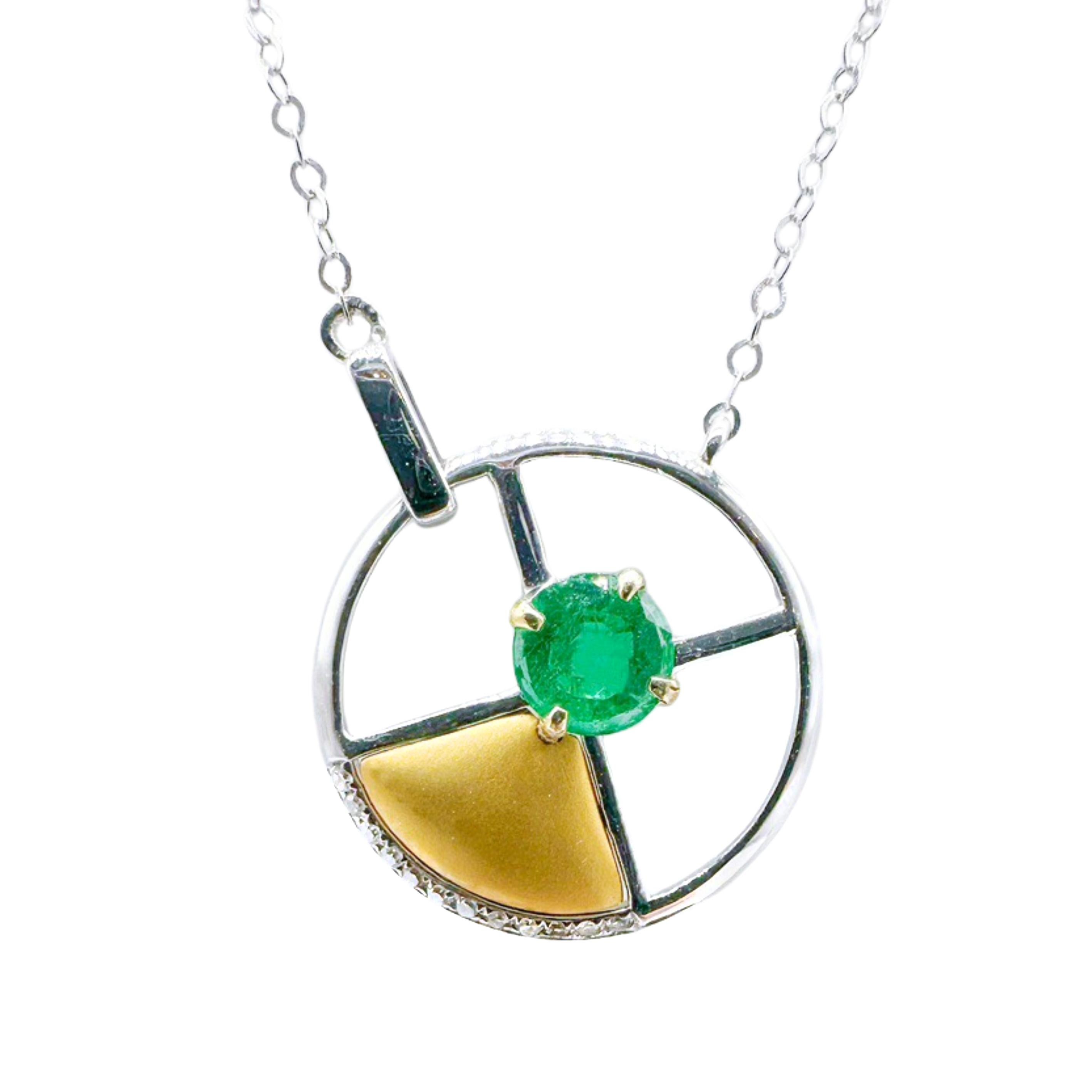Round Cut 18K Gold Emerald & Diamond Pendant Necklace For Sale