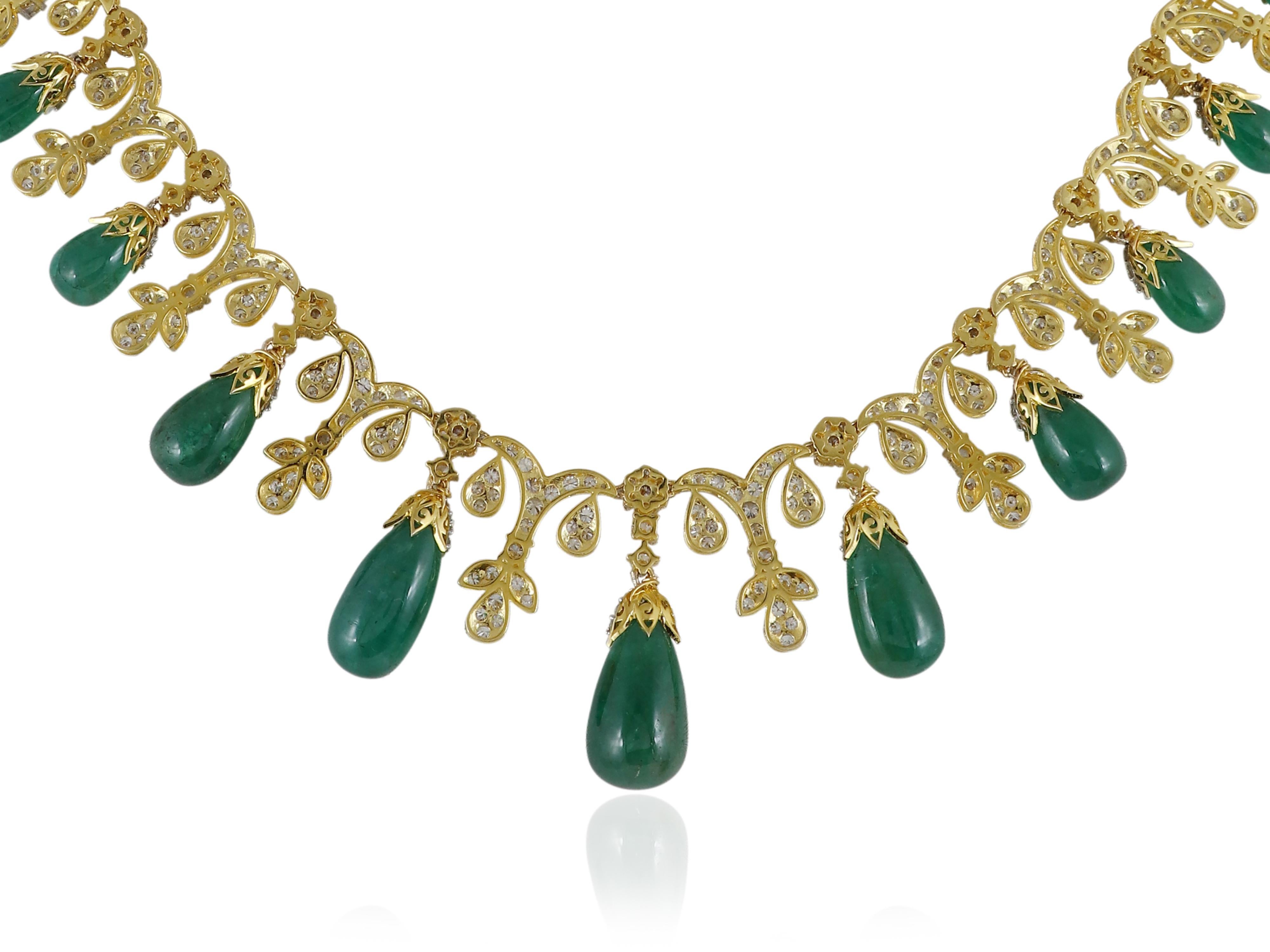 Collana con gocce di smeraldo e diamanti naturali in oro 18 carati in vendita 7