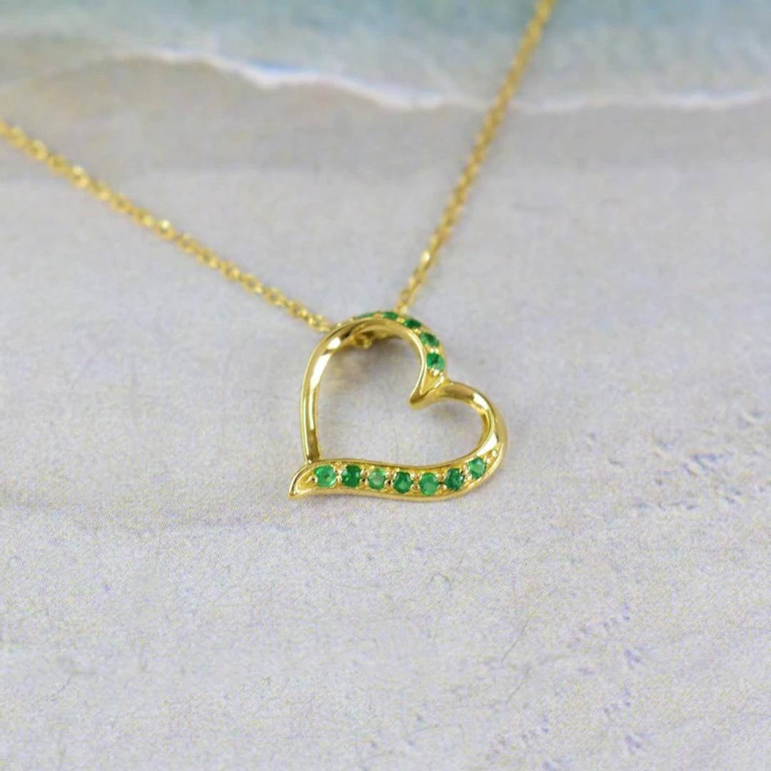 18k Gold Emerald Heart Necklace Minimalist Necklace Valentine Jewelry For Sale 1