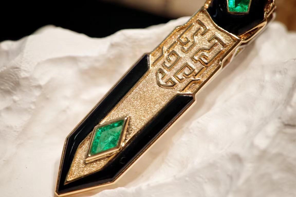 18K Gold Emerald & Onyx Chinese Traditional Design Tie Clip & Pendant For Sale 1